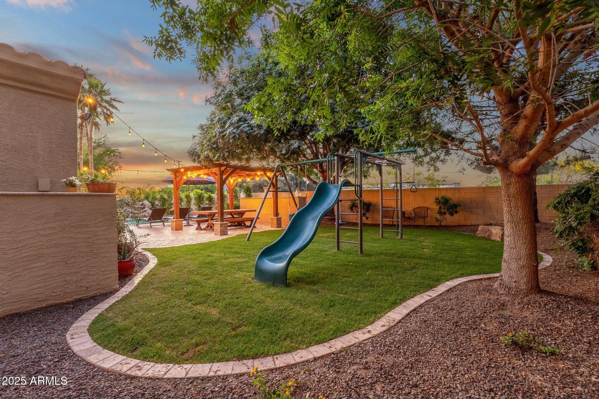 1356 E FLAMINGO Court