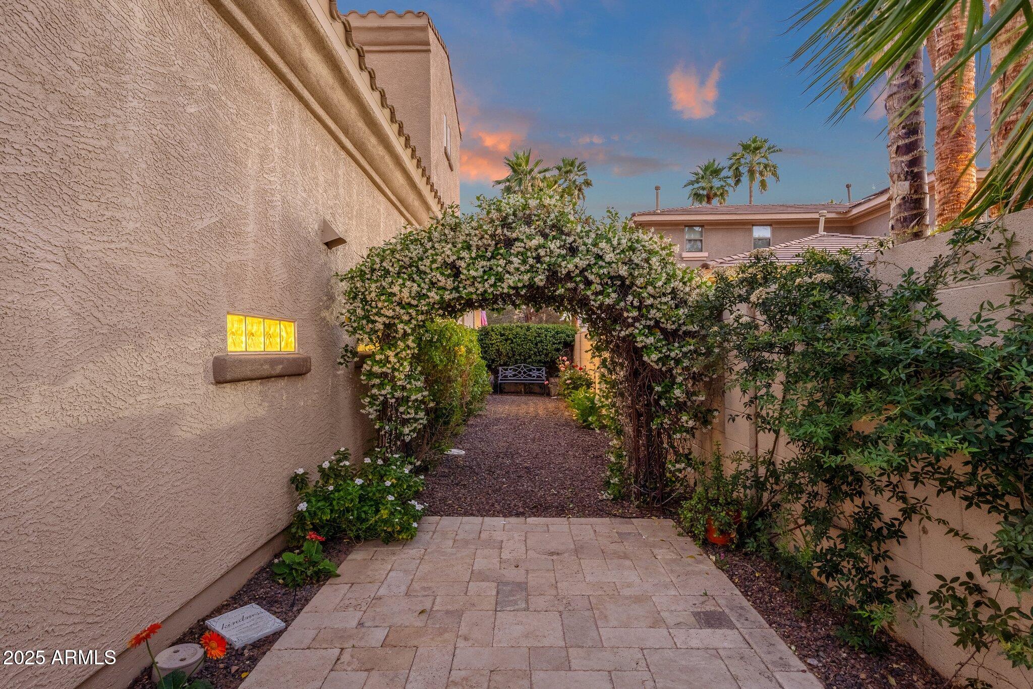 1356 E FLAMINGO Court