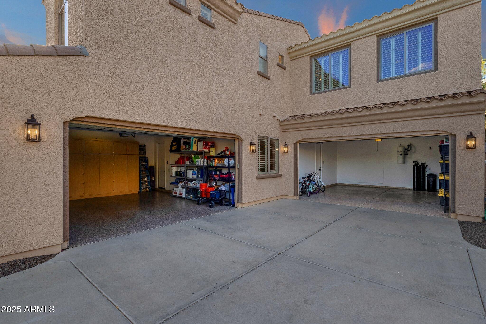 1356 E FLAMINGO Court