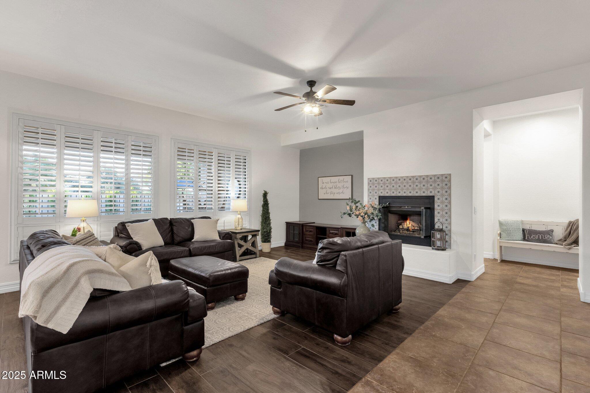 1356 E FLAMINGO Court