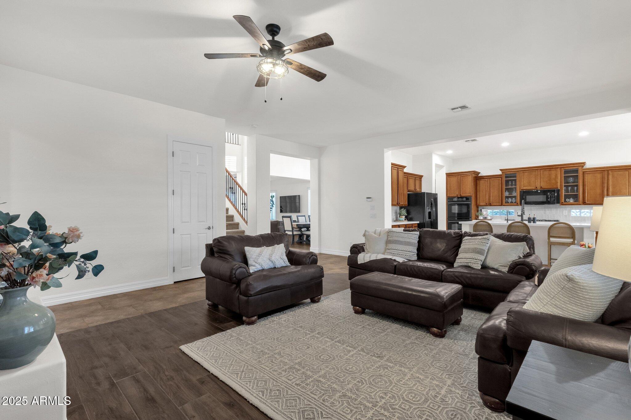 1356 E FLAMINGO Court
