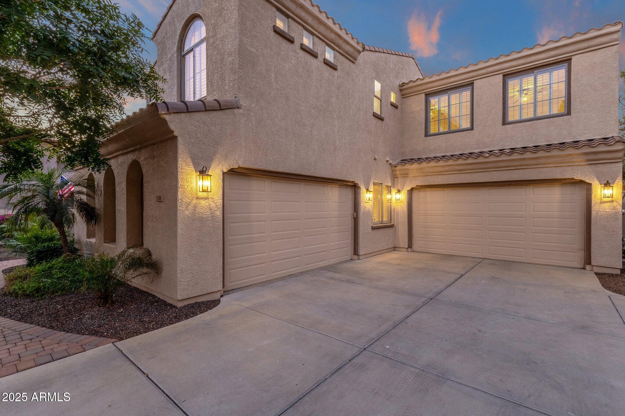 1356 E FLAMINGO Court
