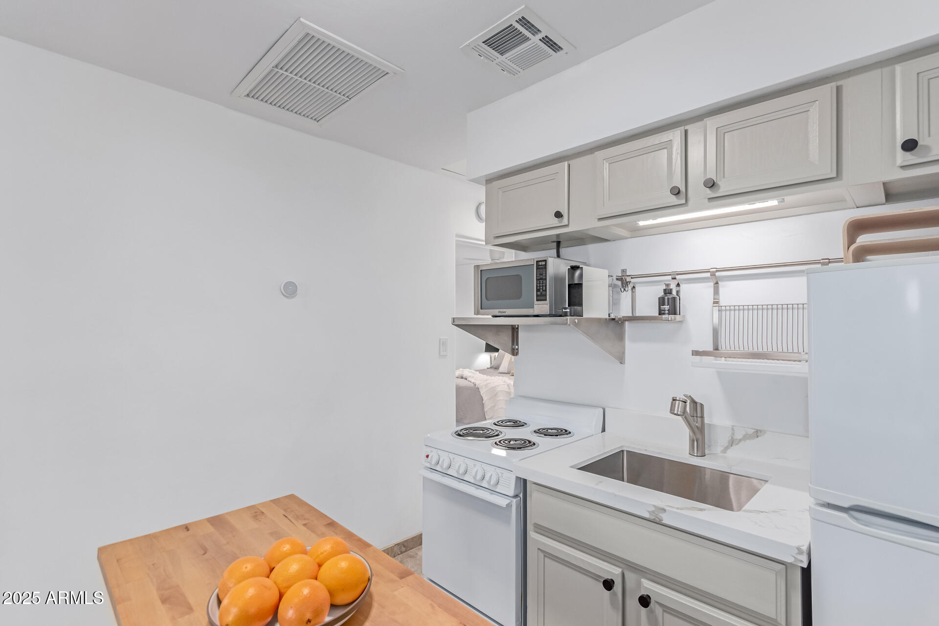 146 E 1ST Street
