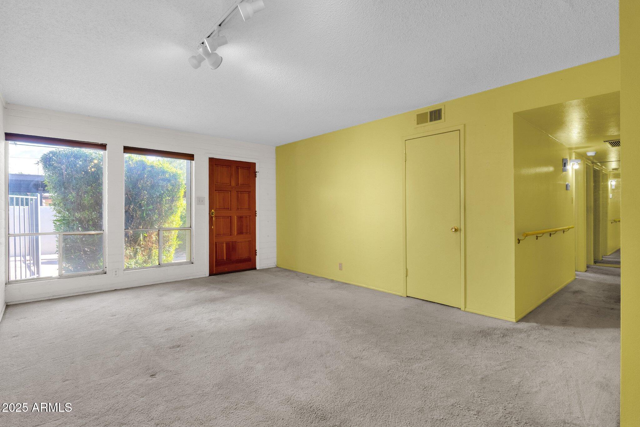 7319 E NORTHLAND Drive 5