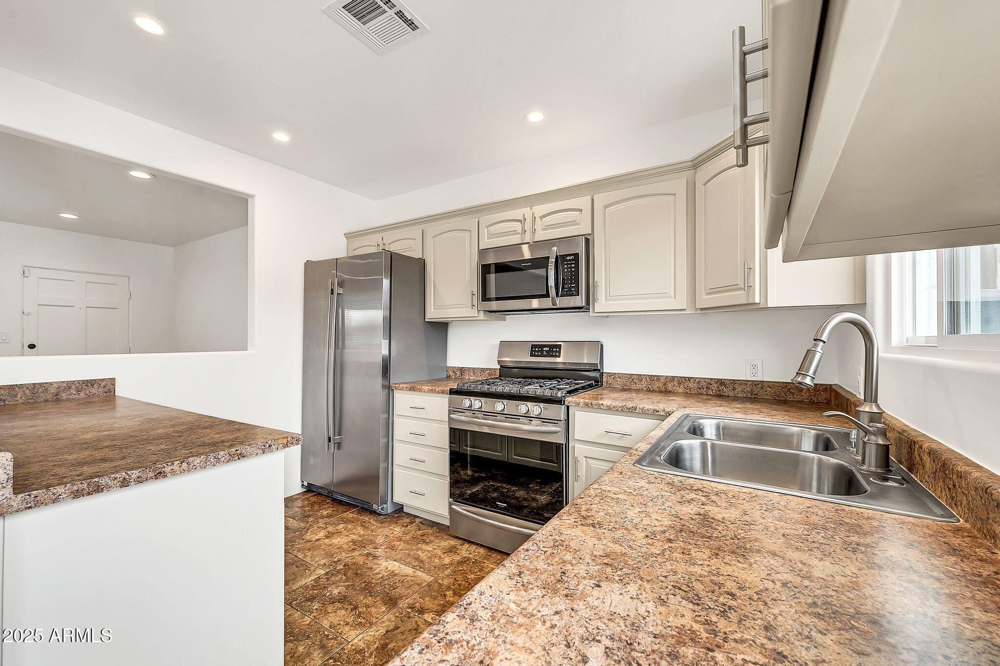 508 S PASADENA