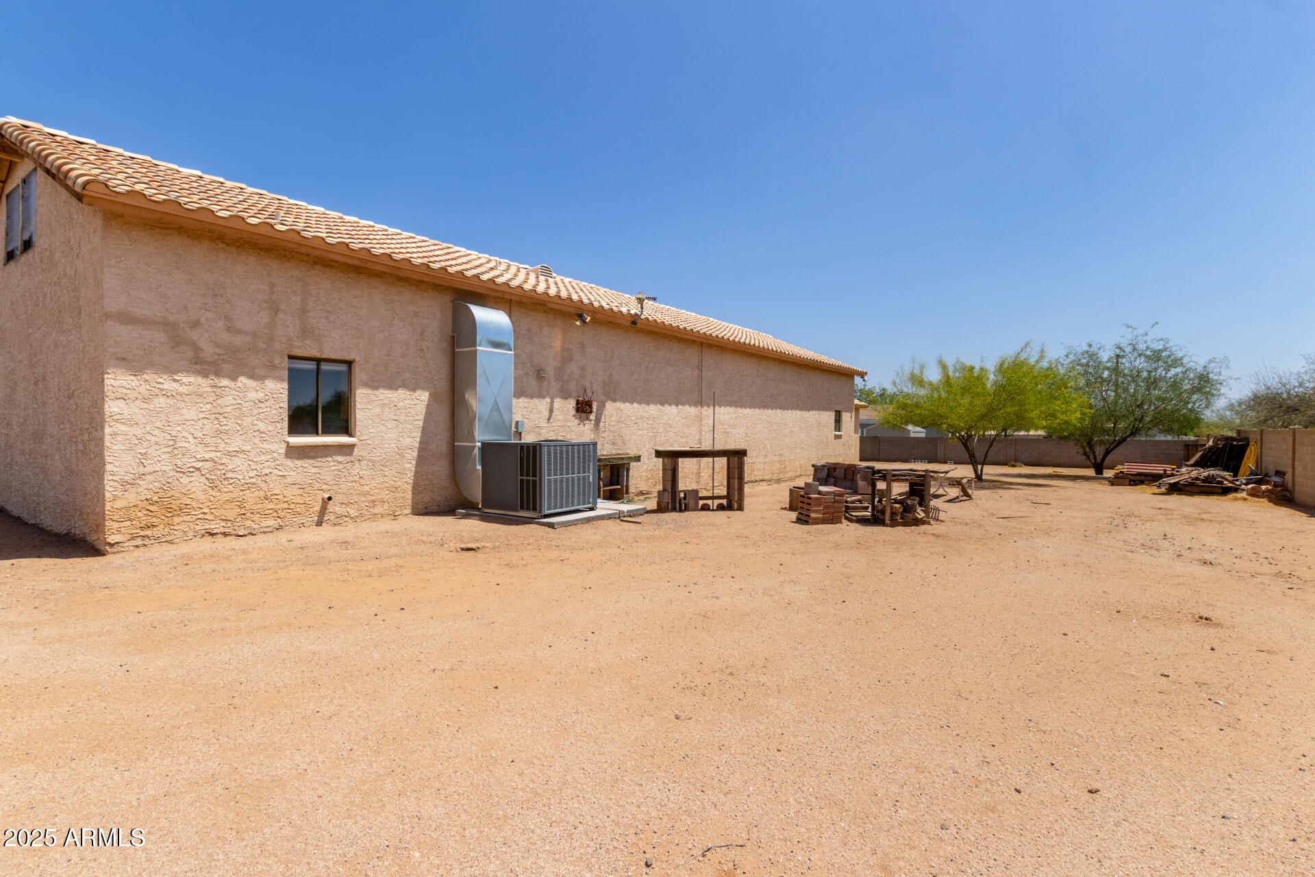 2131 E ROSE GARDEN Lane