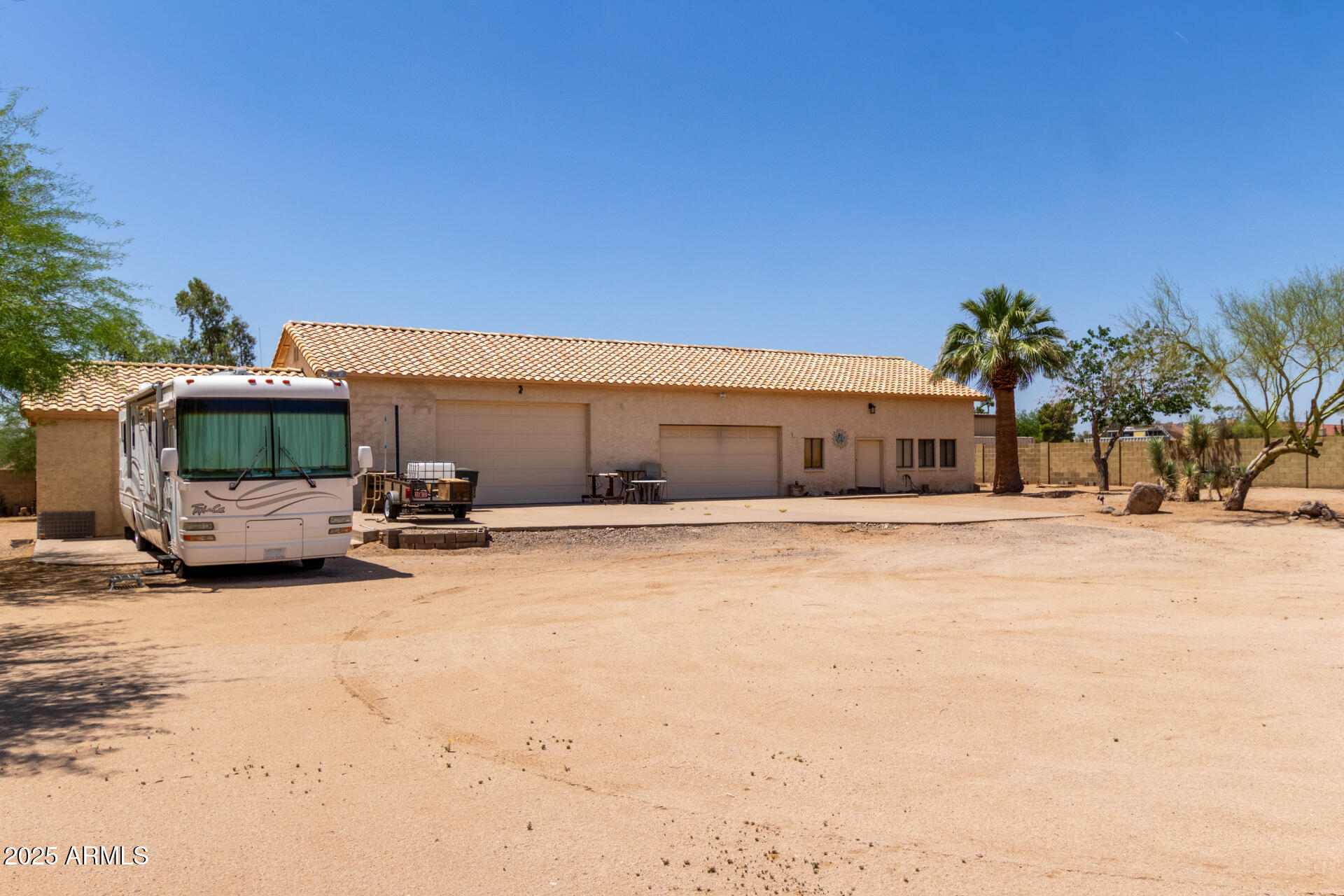 2131 E ROSE GARDEN Lane