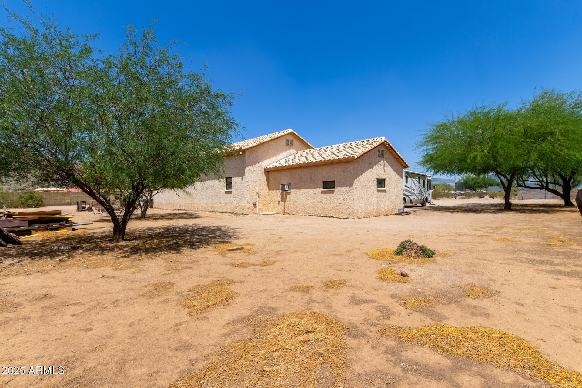 2131 E ROSE GARDEN Lane