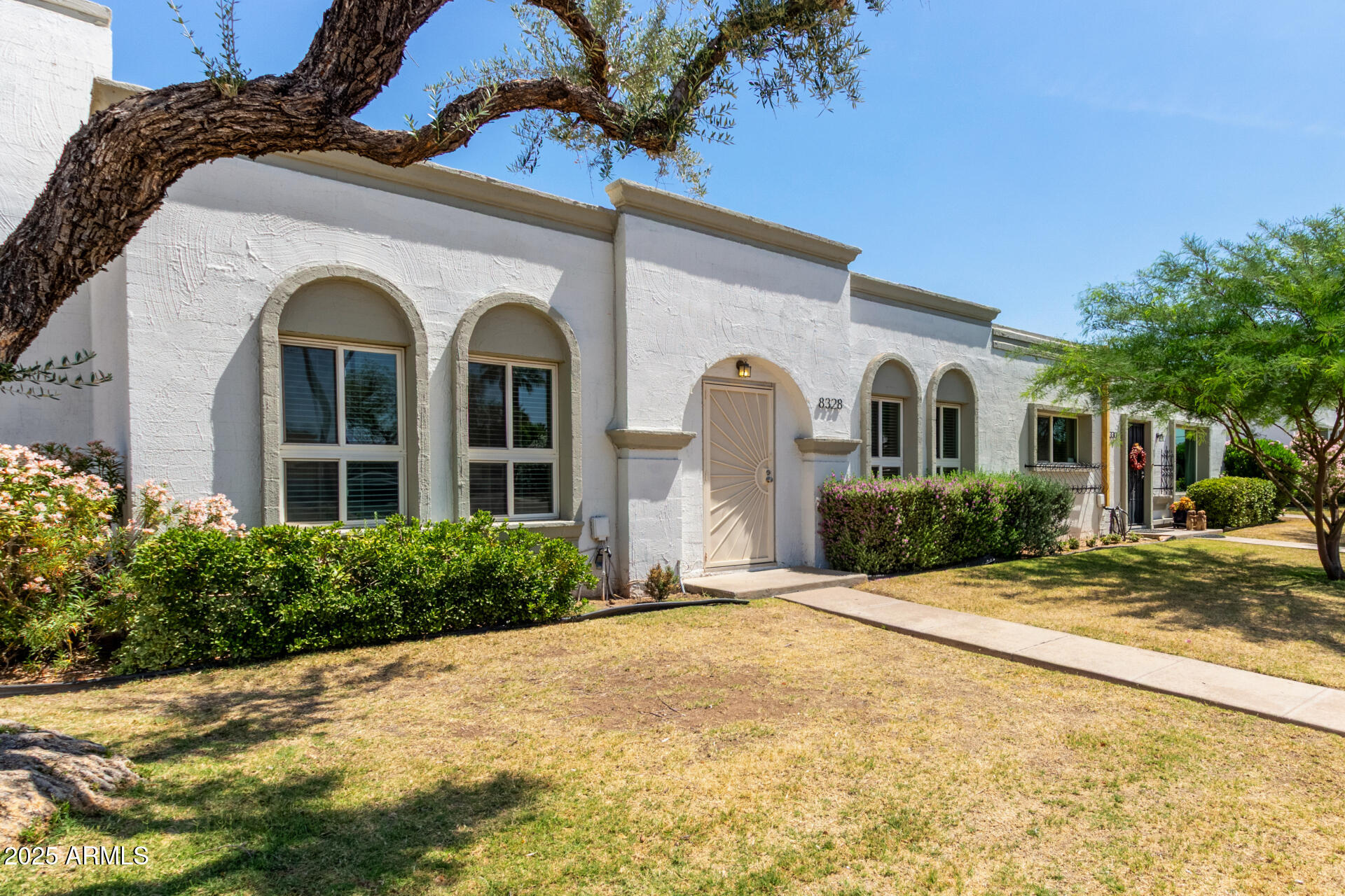 8328 E CHAPARRAL Road