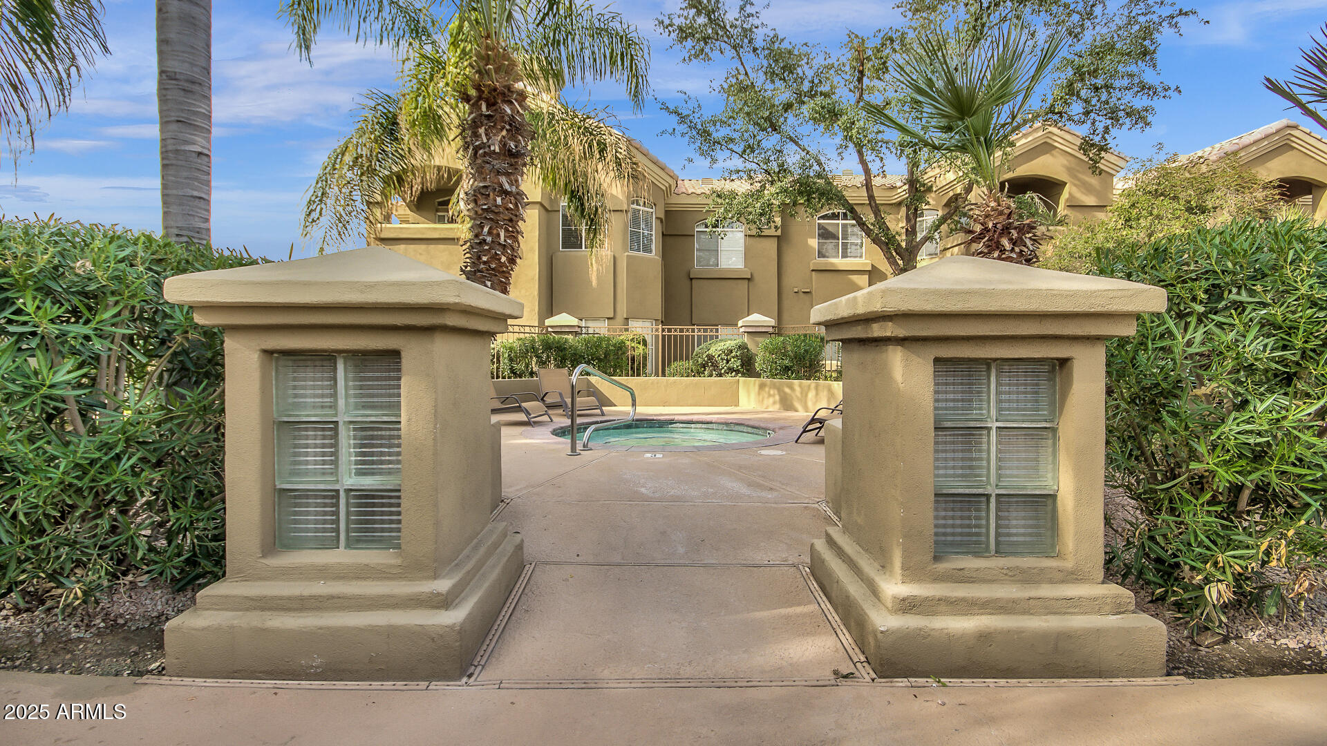5335 E SHEA Boulevard 1094