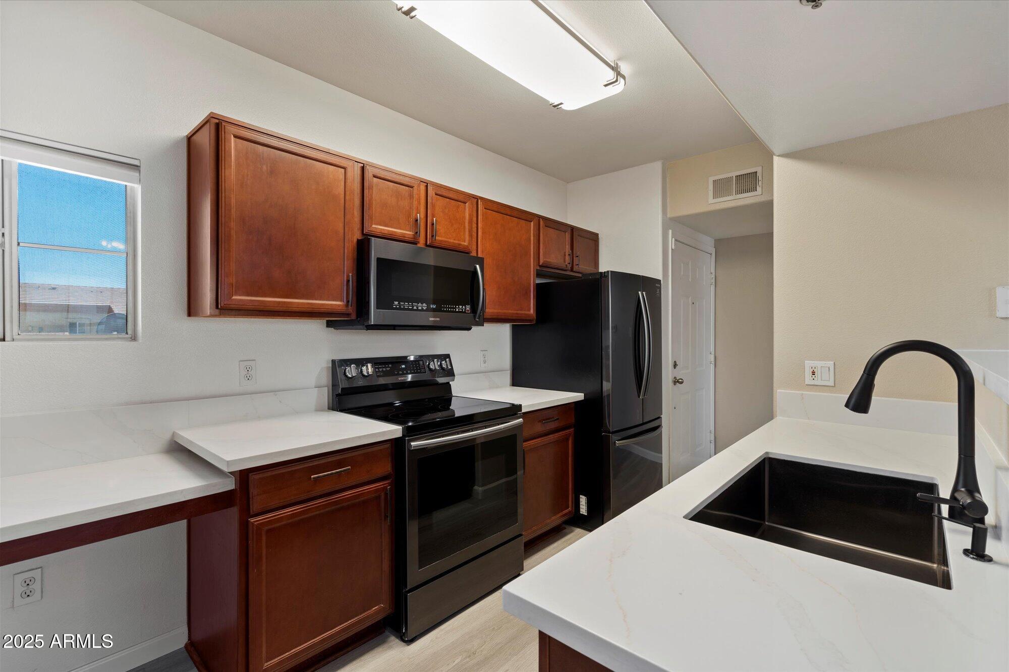 2134 E BROADWAY Road 2031