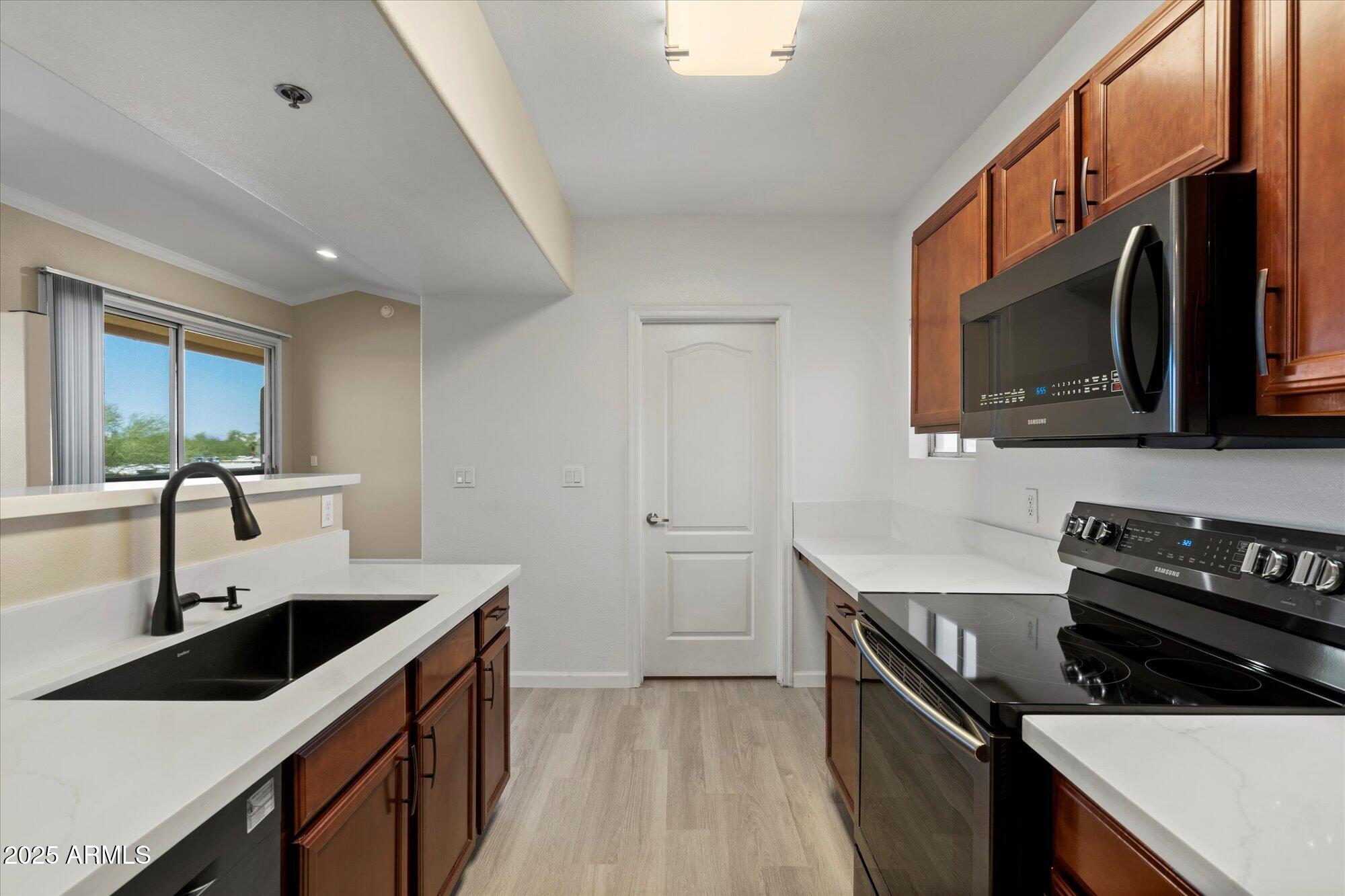 2134 E BROADWAY Road 2031