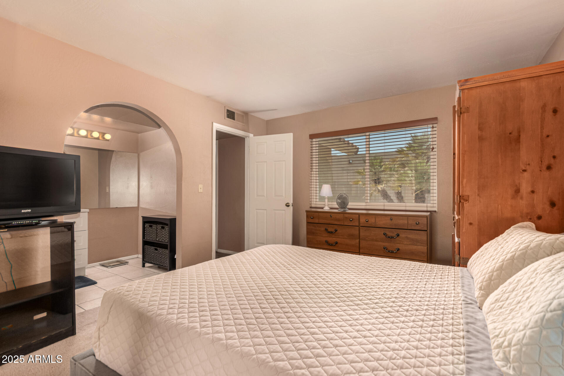 1382 N TAMARISK Drive