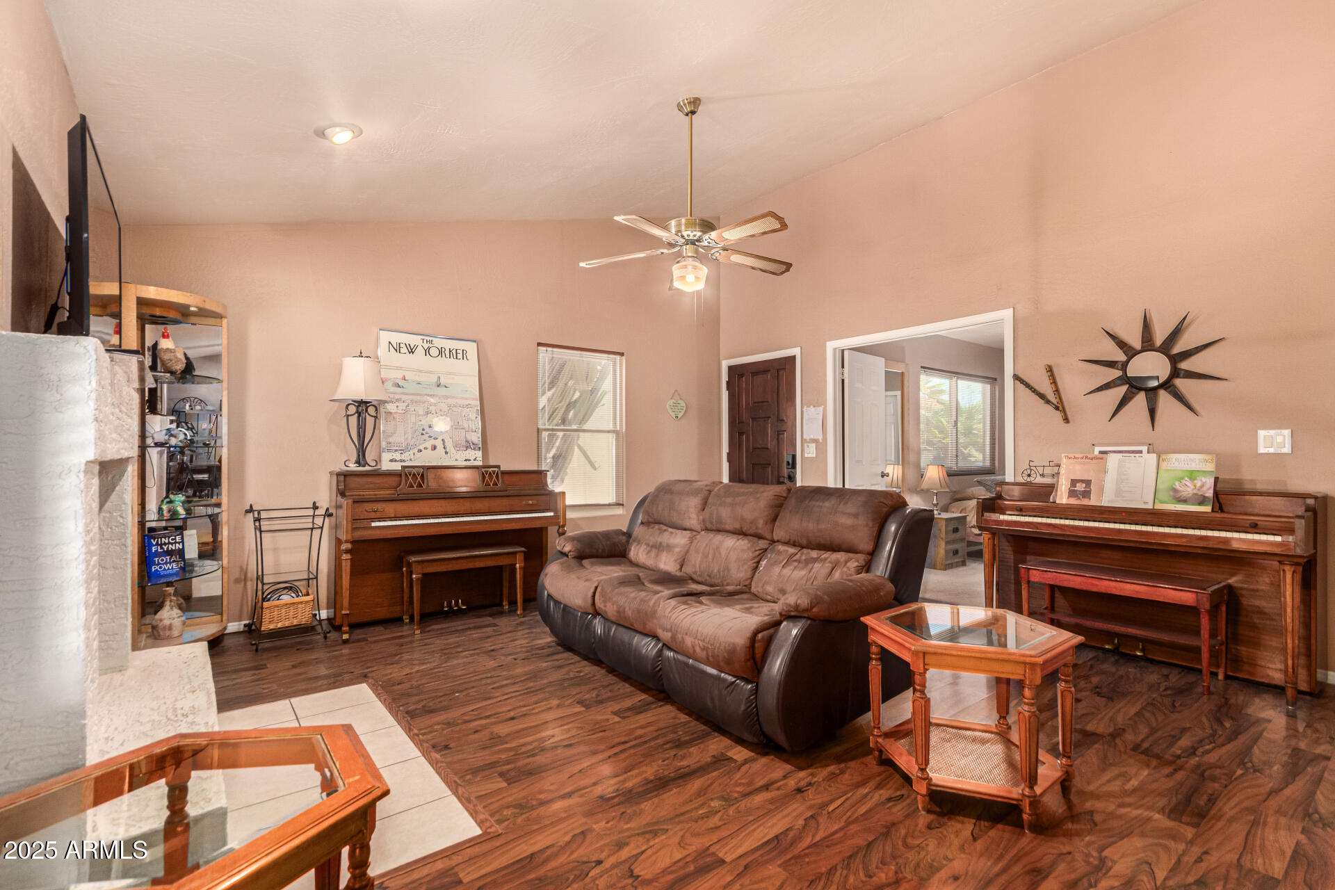 1382 N TAMARISK Drive