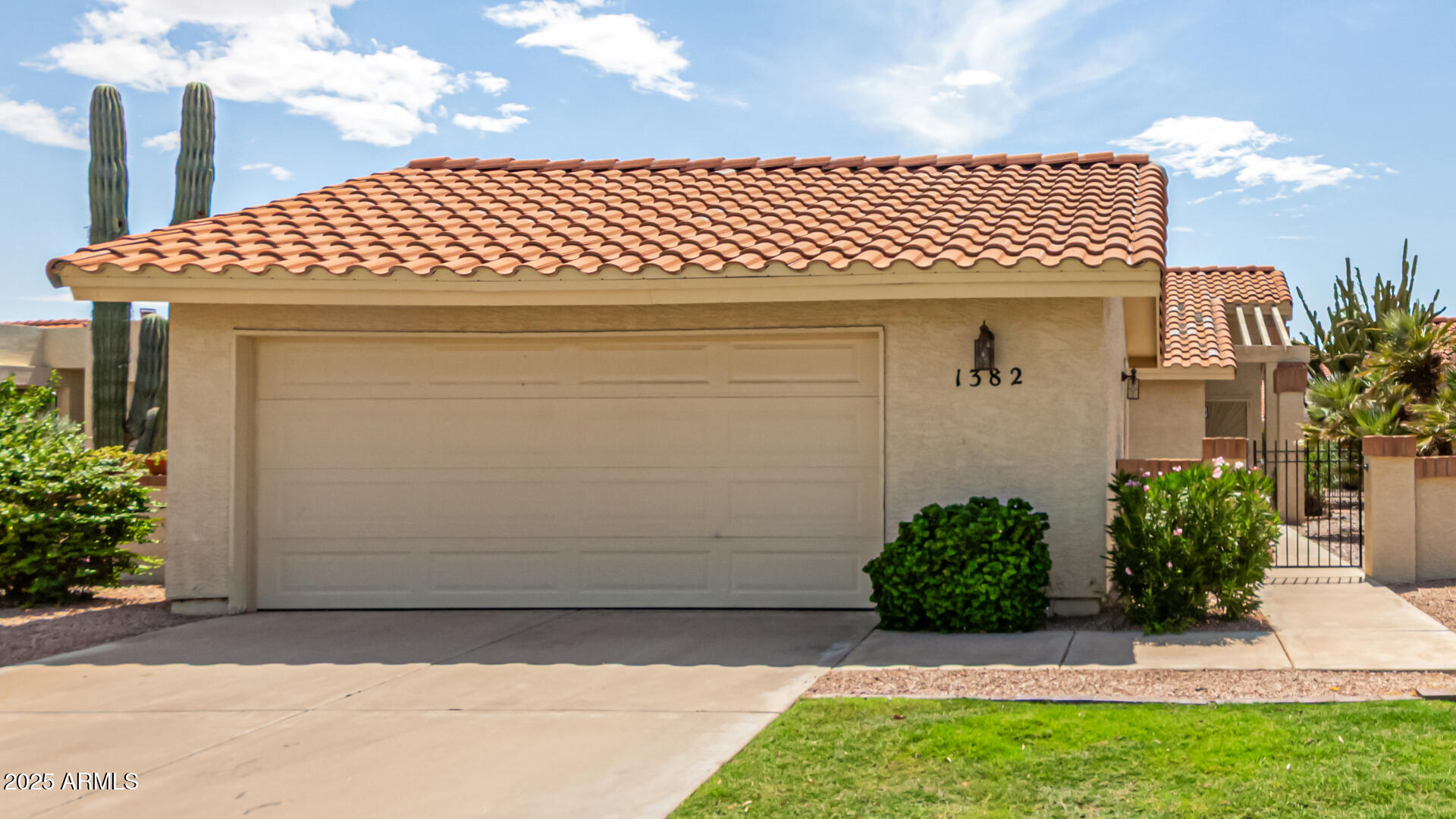 1382 N TAMARISK Drive