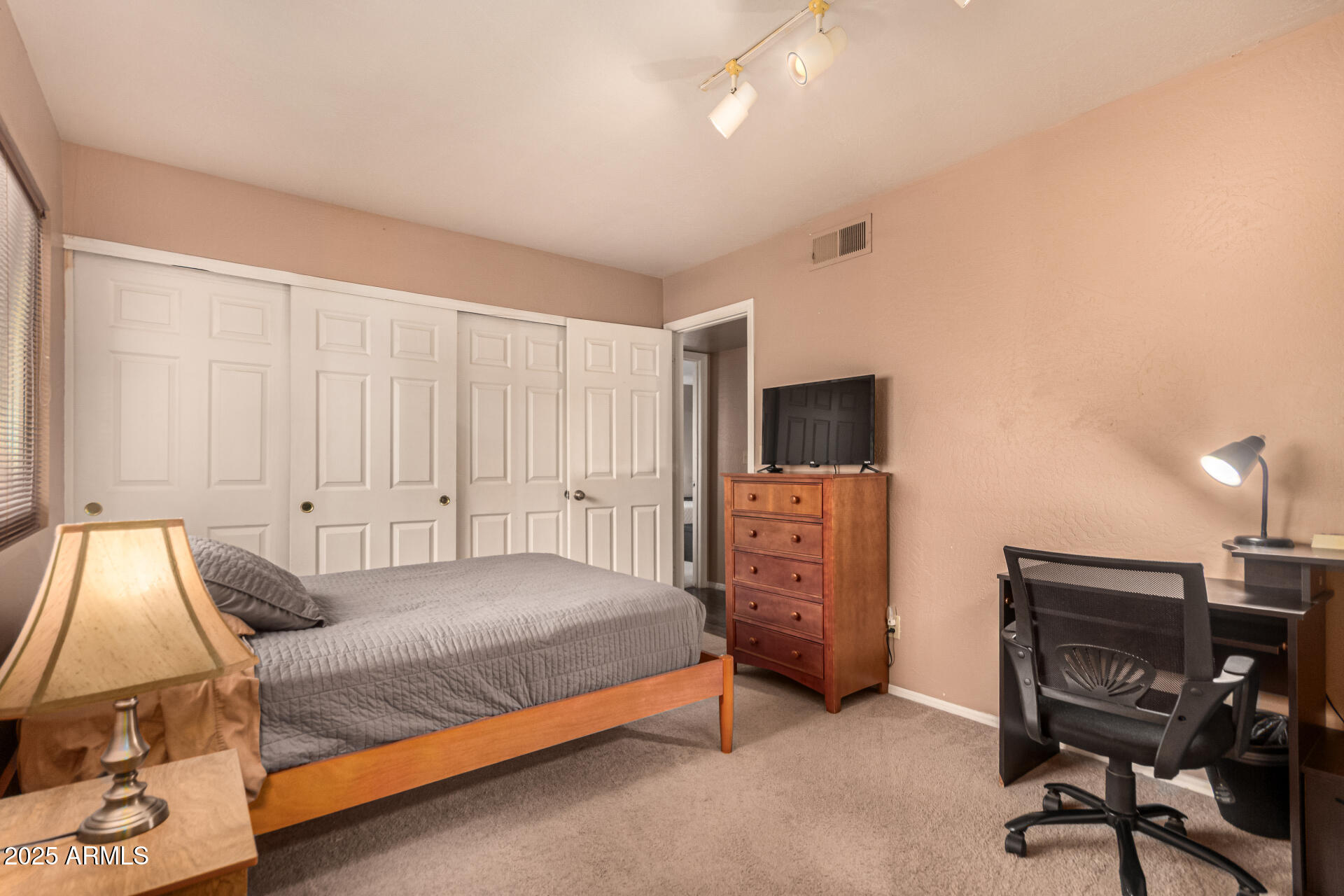 1382 N TAMARISK Drive