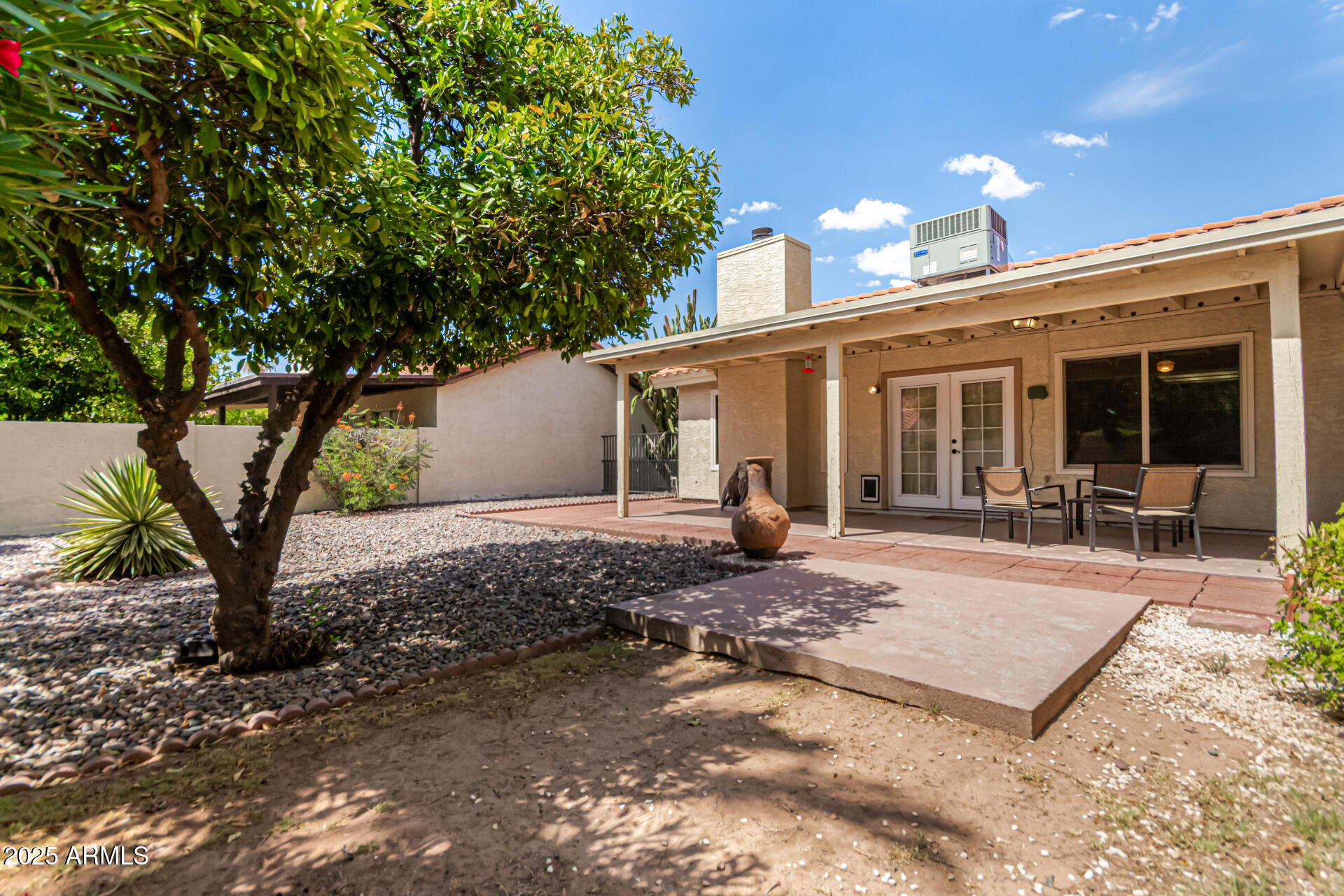 1382 N TAMARISK Drive