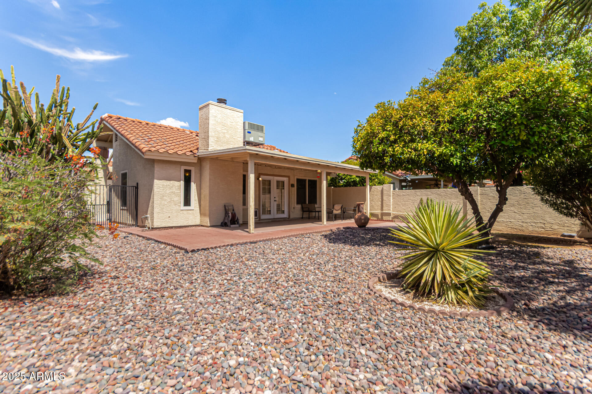 1382 N TAMARISK Drive