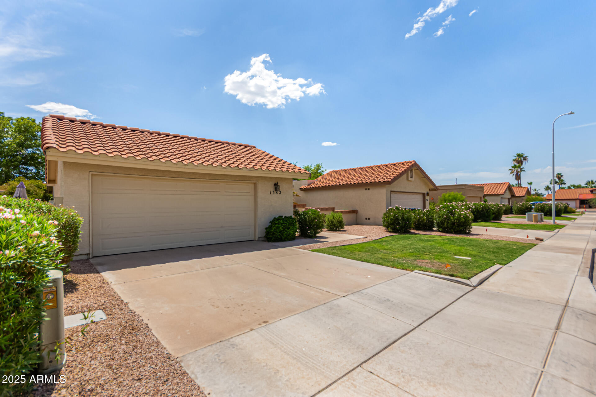 1382 N TAMARISK Drive