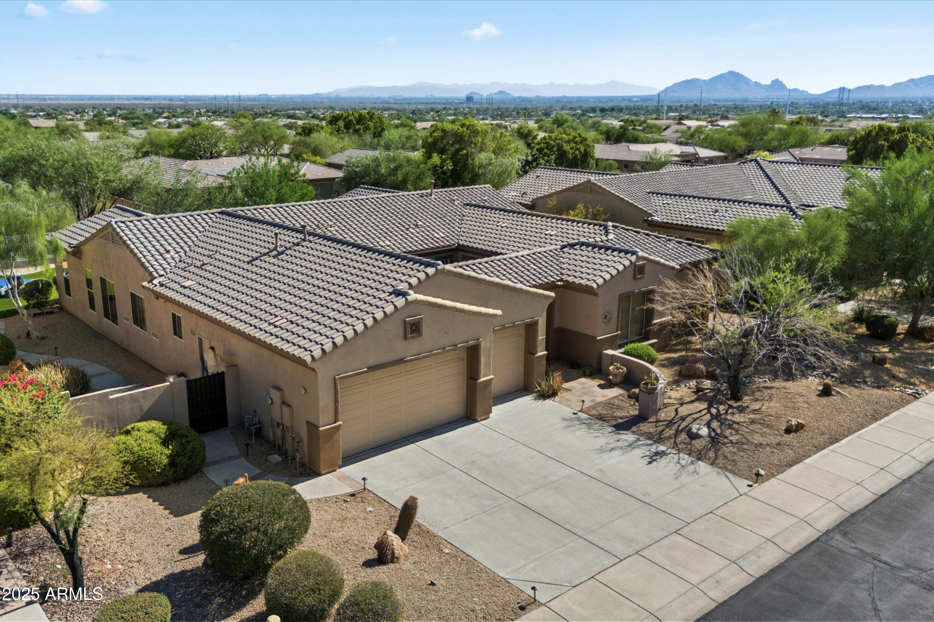 12083 E SHANGRI LA Road