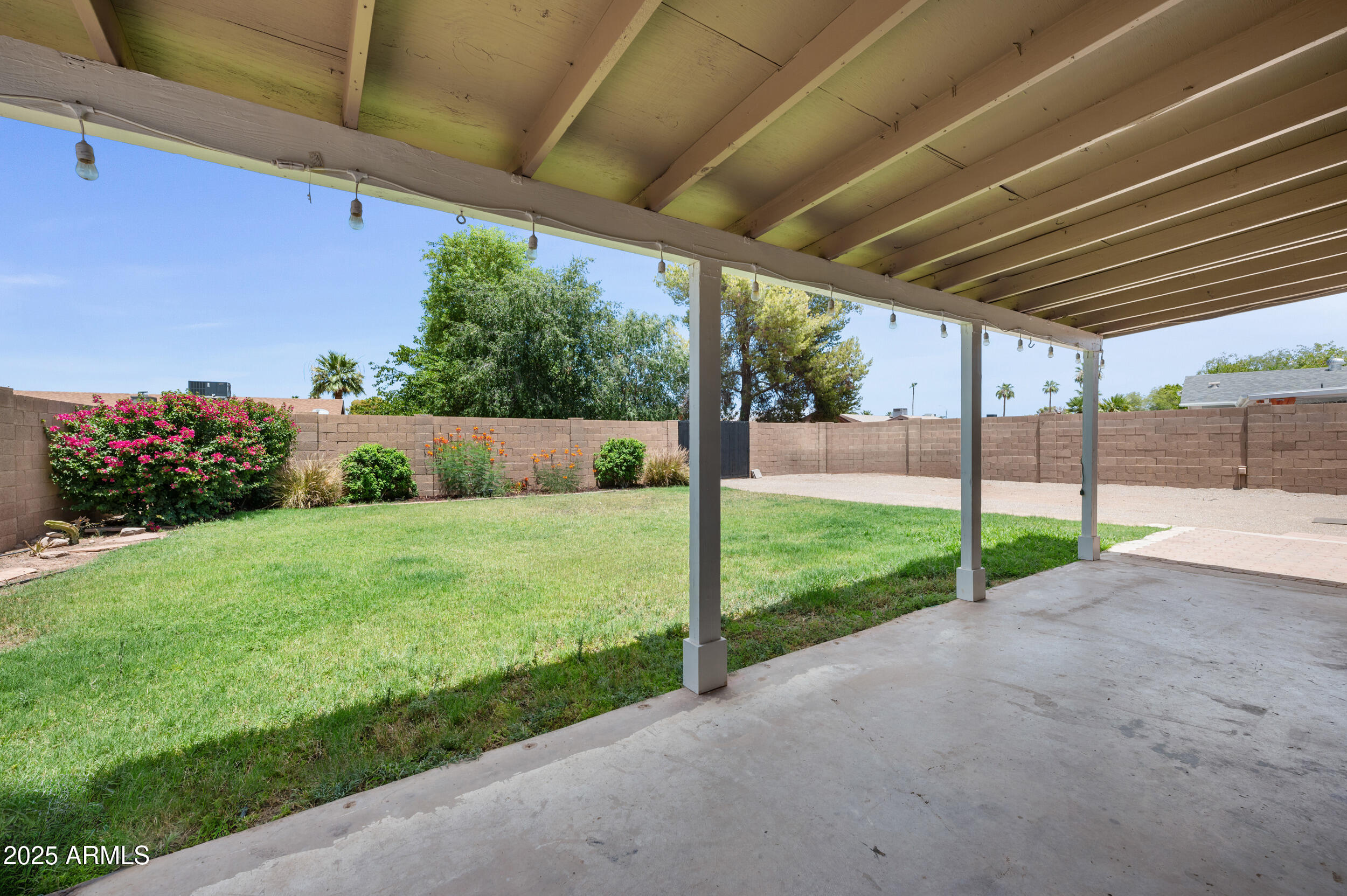 1412 W PALOMINO Drive