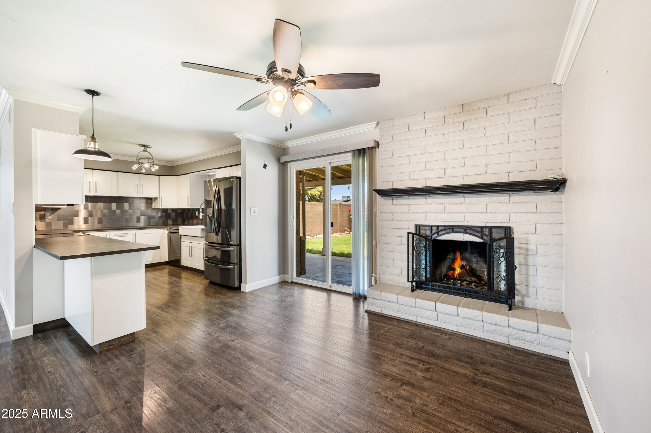 1412 W PALOMINO Drive