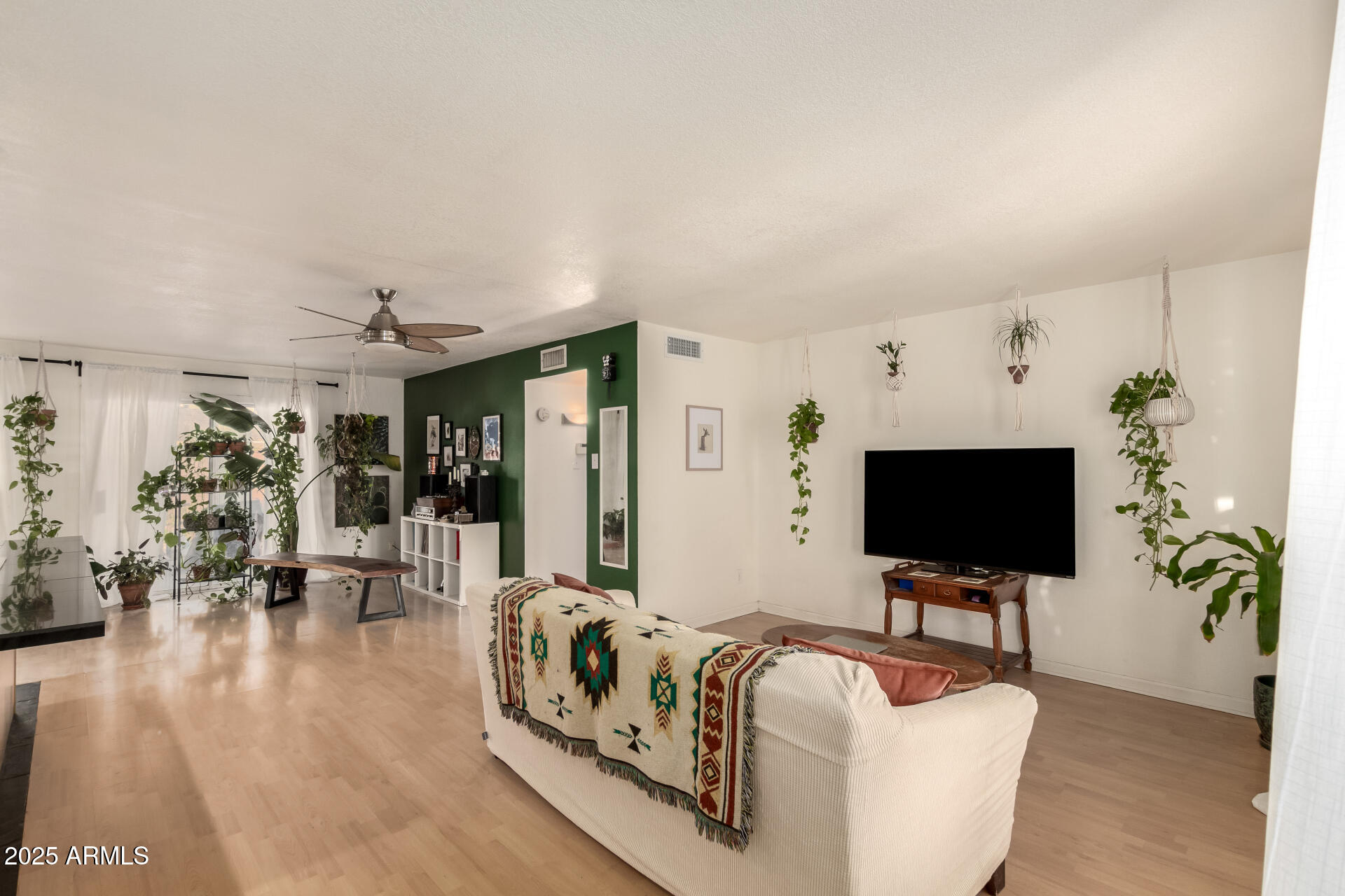 1631 E BELL DE MAR Drive