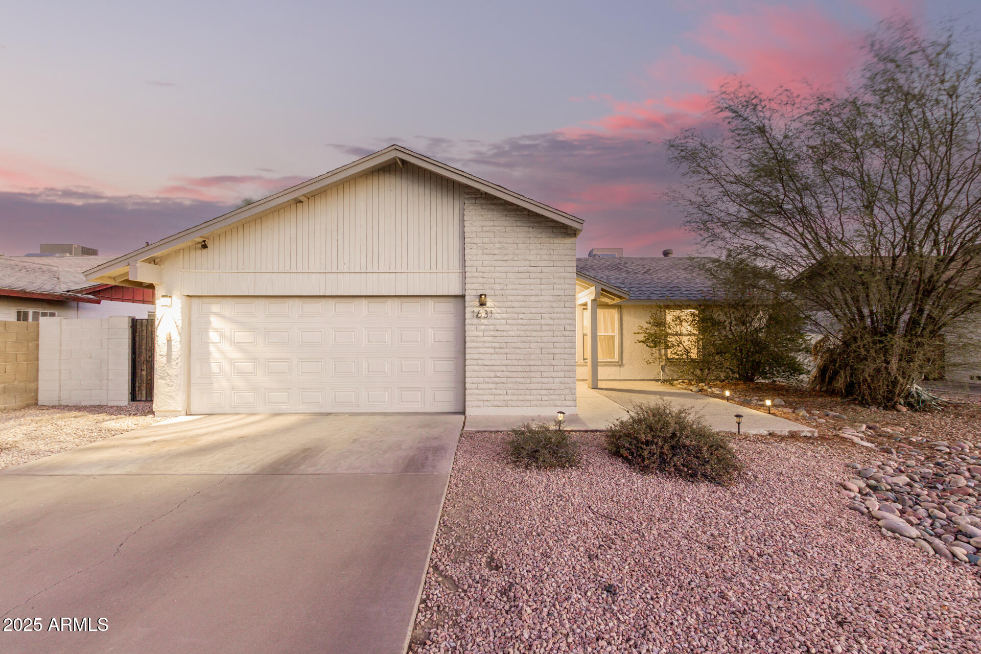 1631 E BELL DE MAR Drive