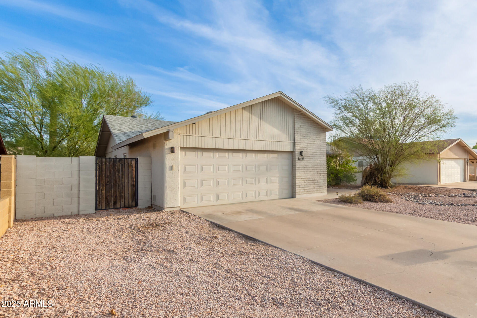 1631 E BELL DE MAR Drive