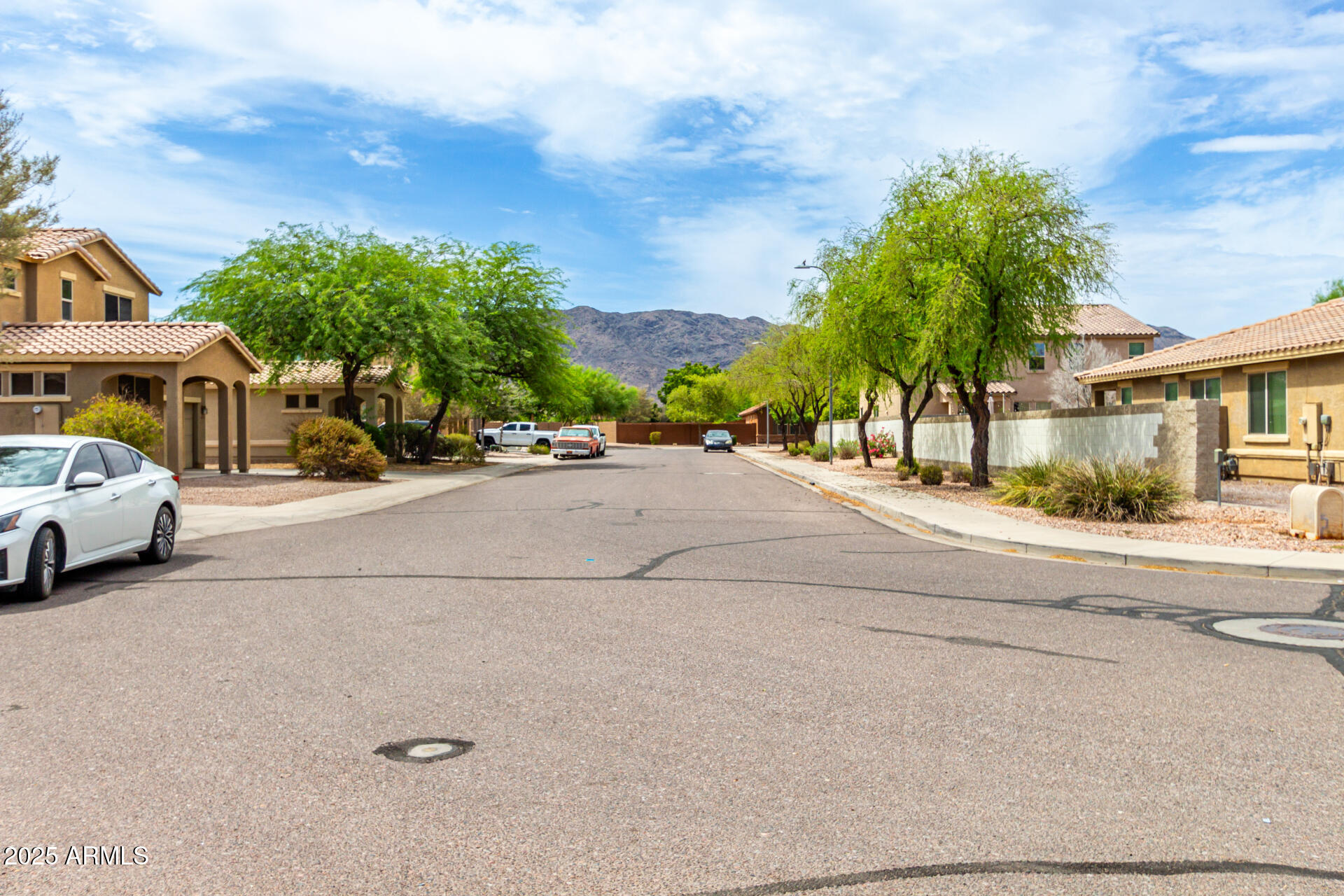 2314 W ALICIA Drive