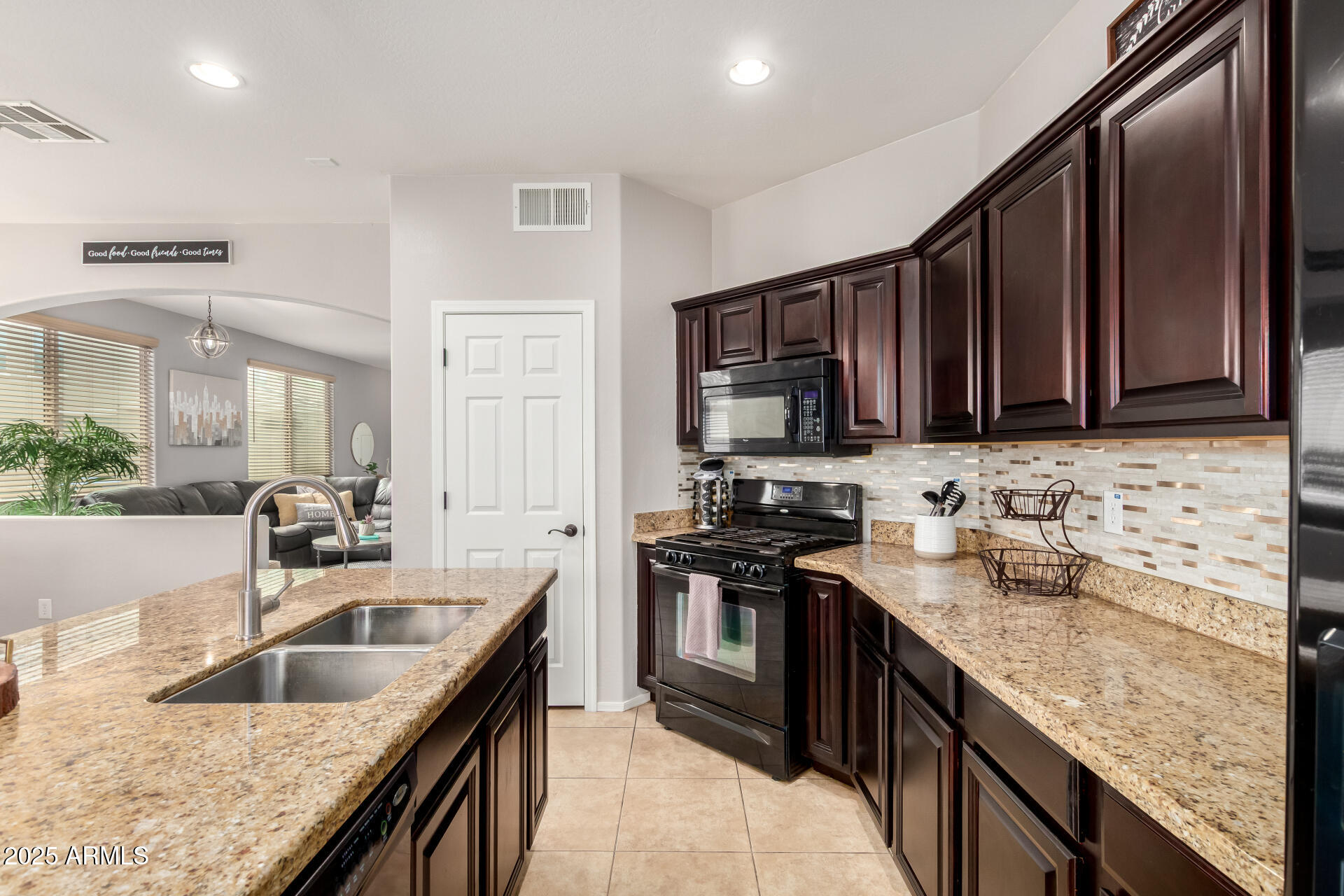2314 W ALICIA Drive