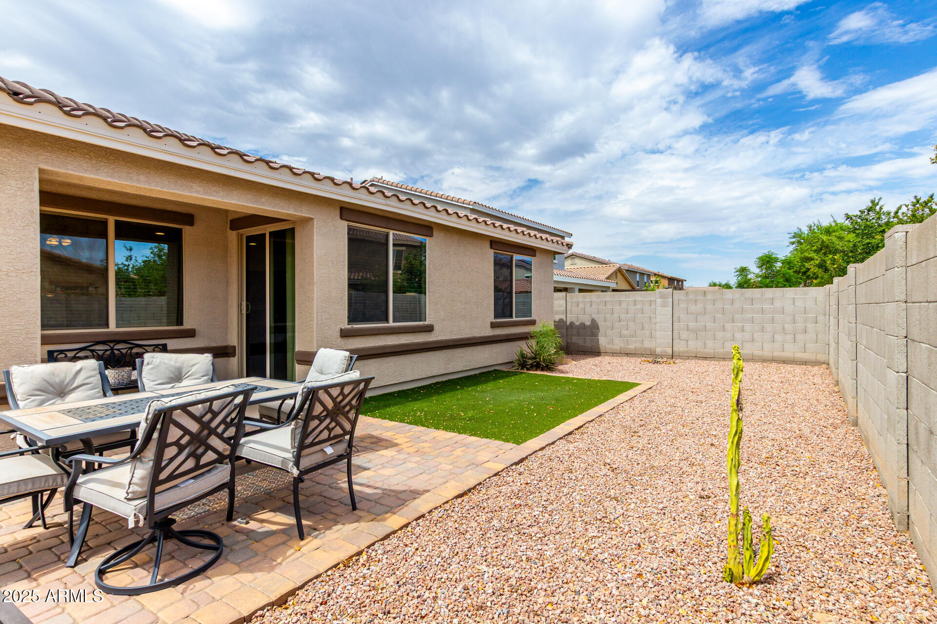 2314 W ALICIA Drive