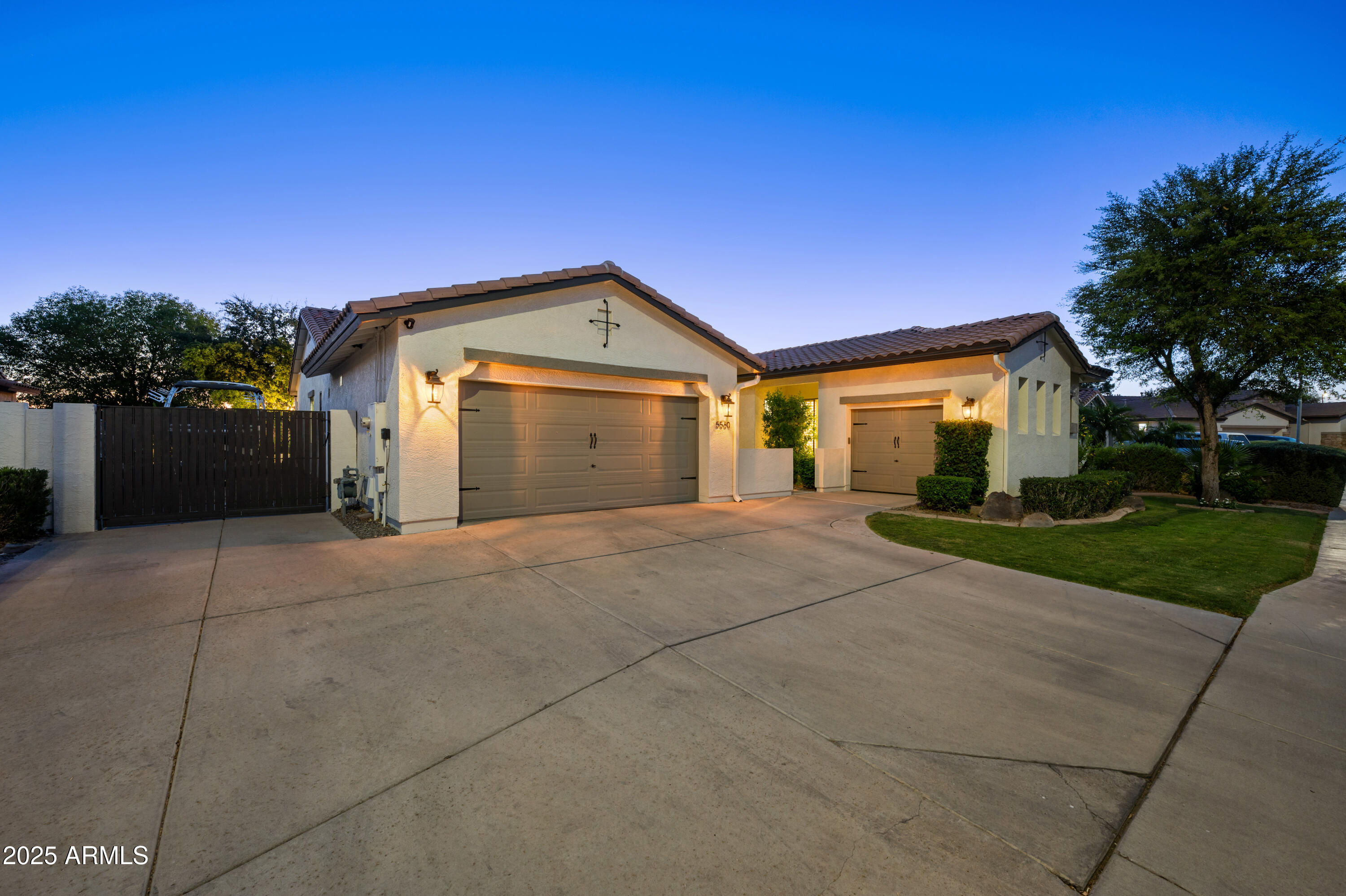 5560 S White Drive