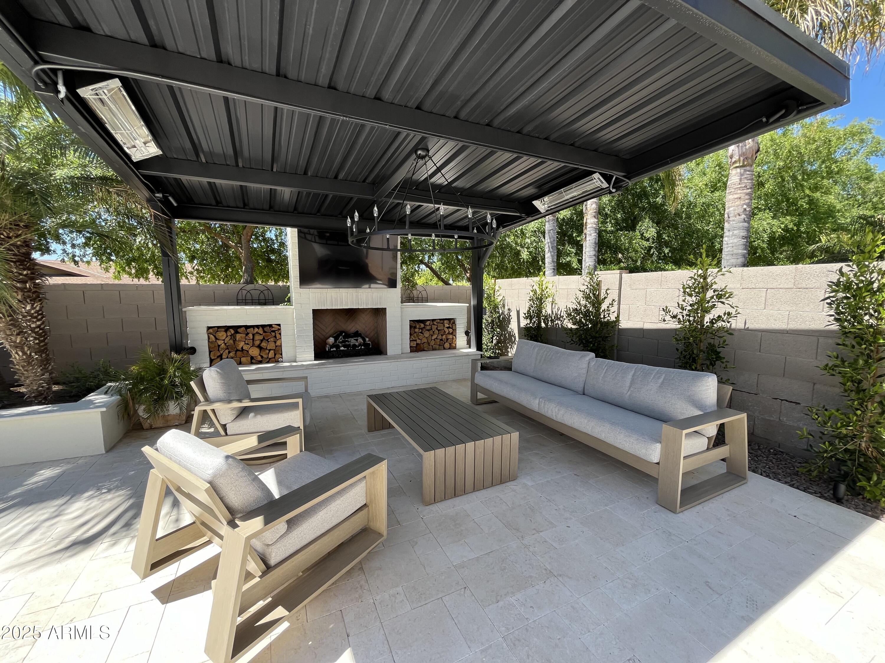 5560 S White Drive