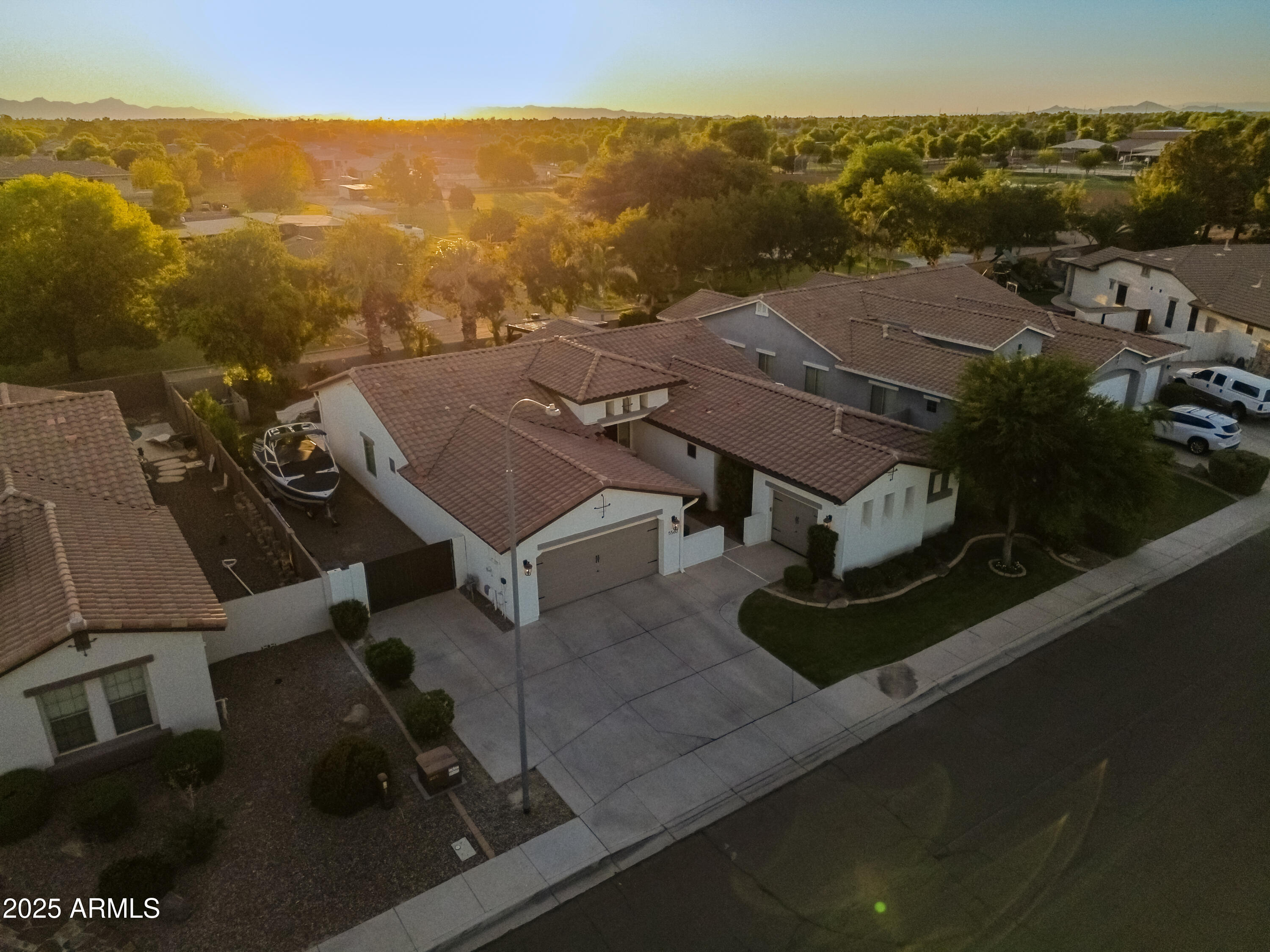 5560 S White Drive