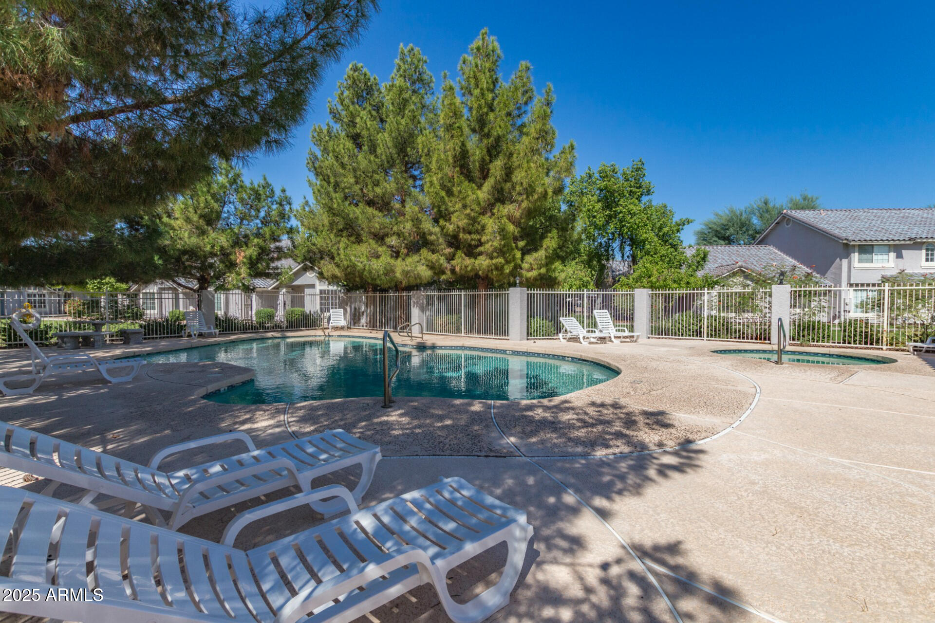 860 N MCQUEEN Road 1124