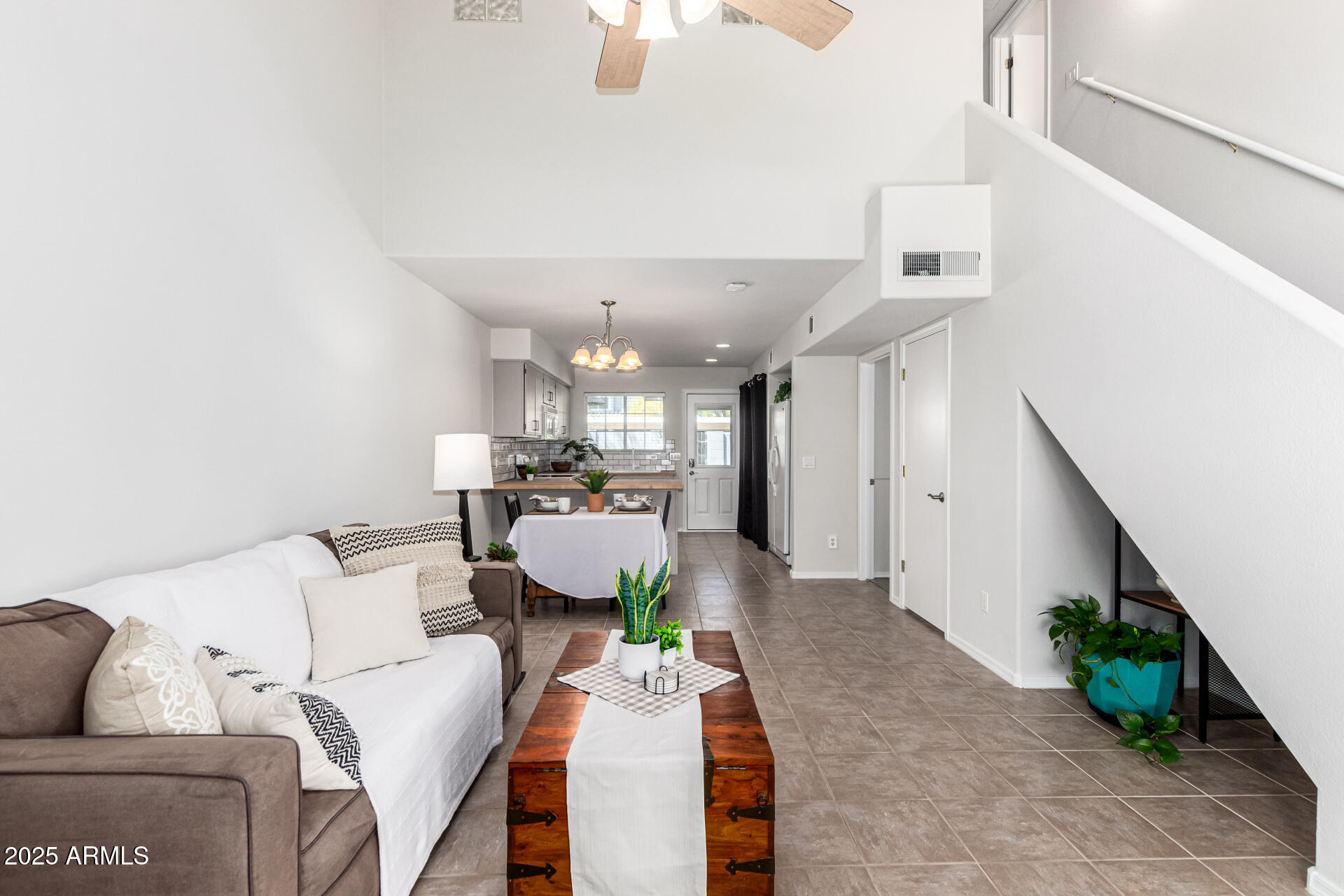 860 N MCQUEEN Road 1124