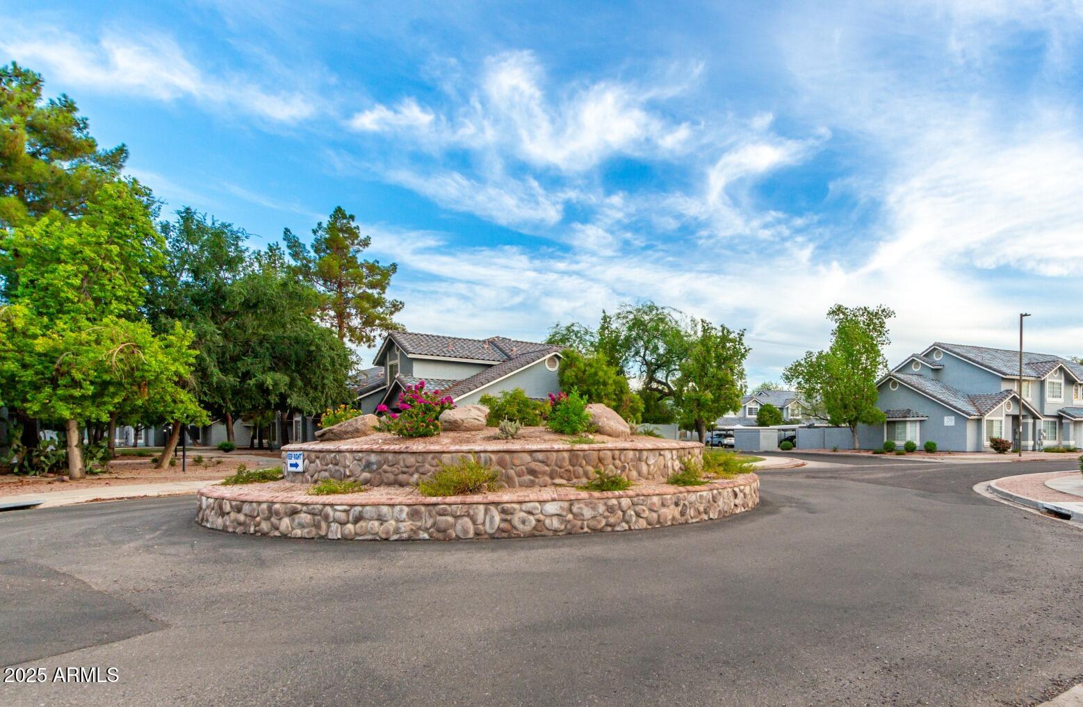 860 N MCQUEEN Road 1124