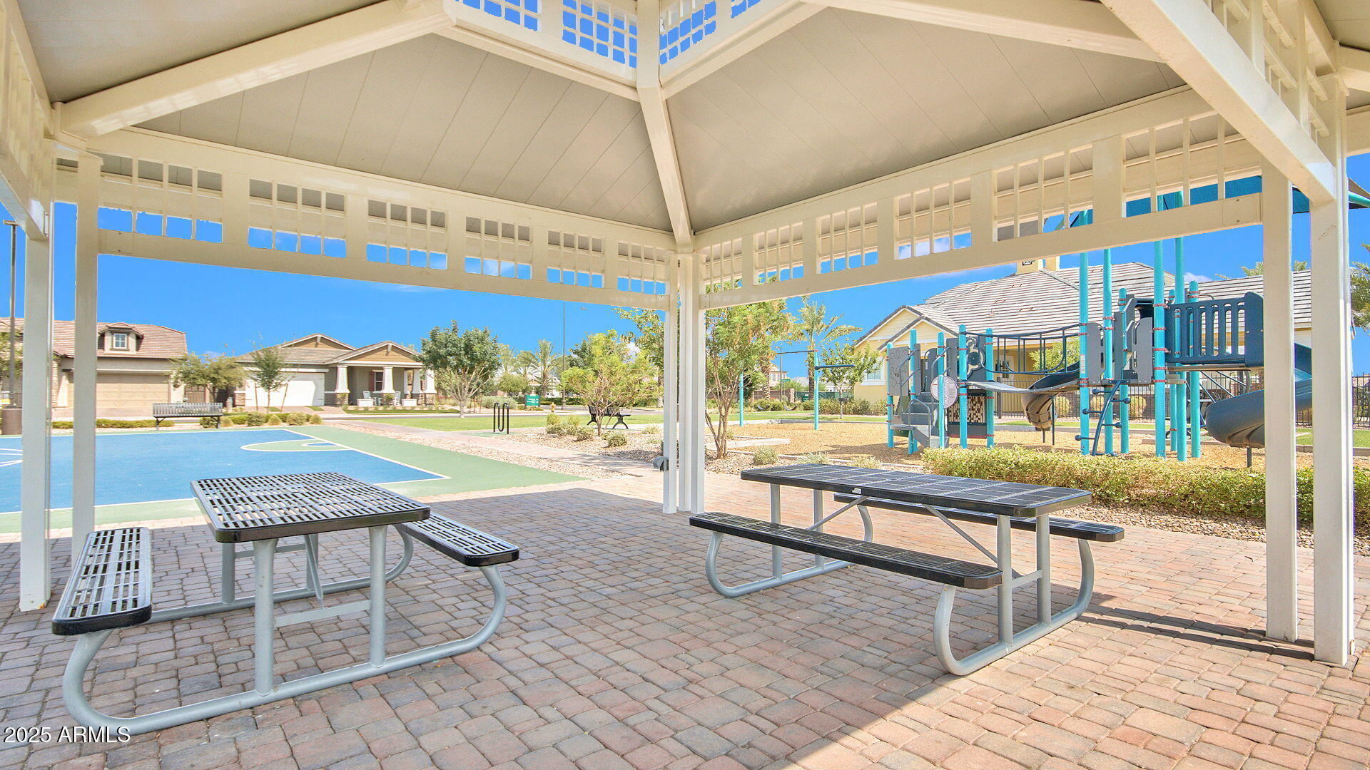 2649 S VALLE VERDE