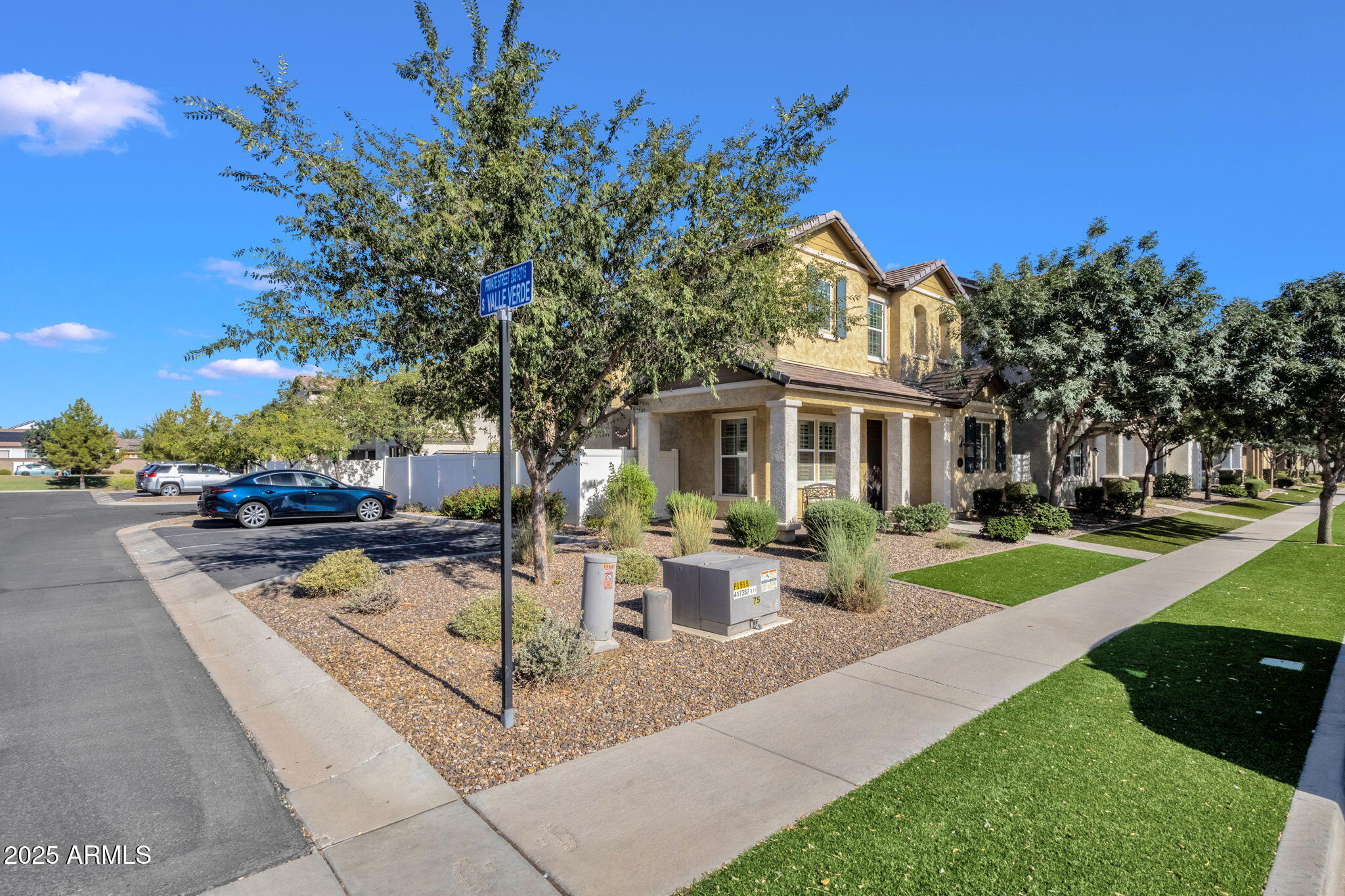 2649 S VALLE VERDE