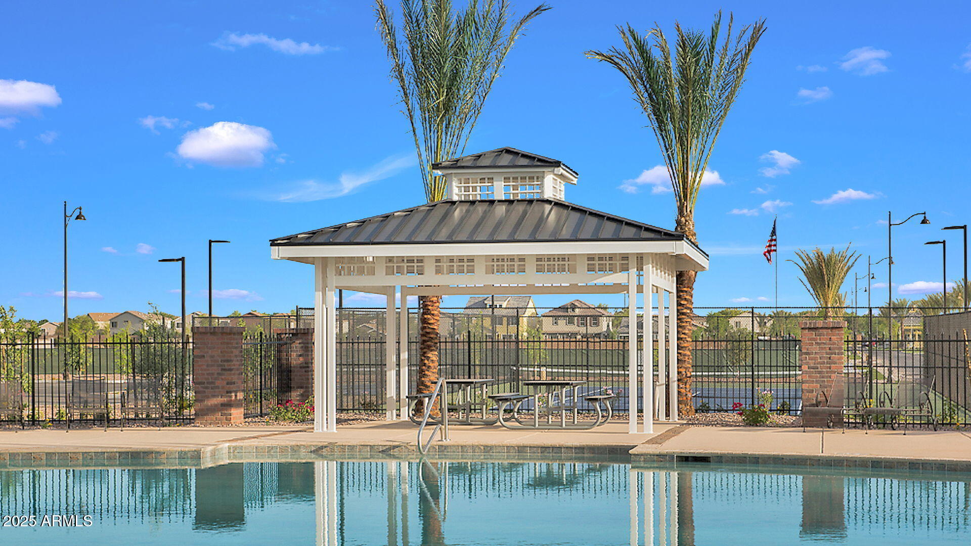 2649 S VALLE VERDE