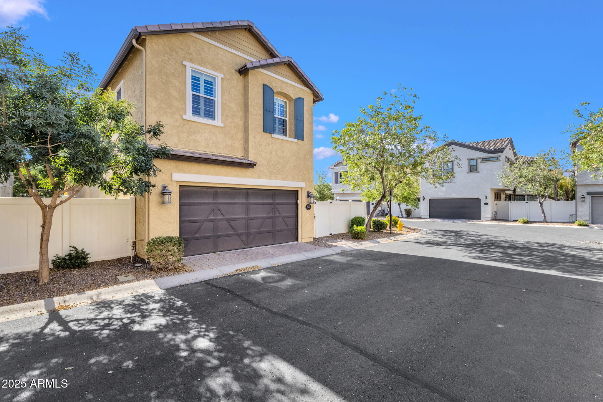 2649 S VALLE VERDE