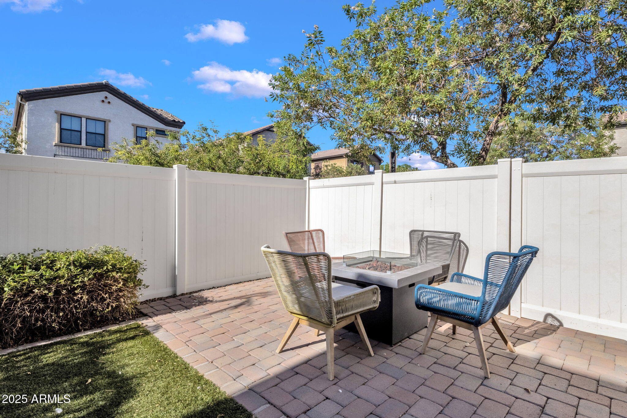 2649 S VALLE VERDE