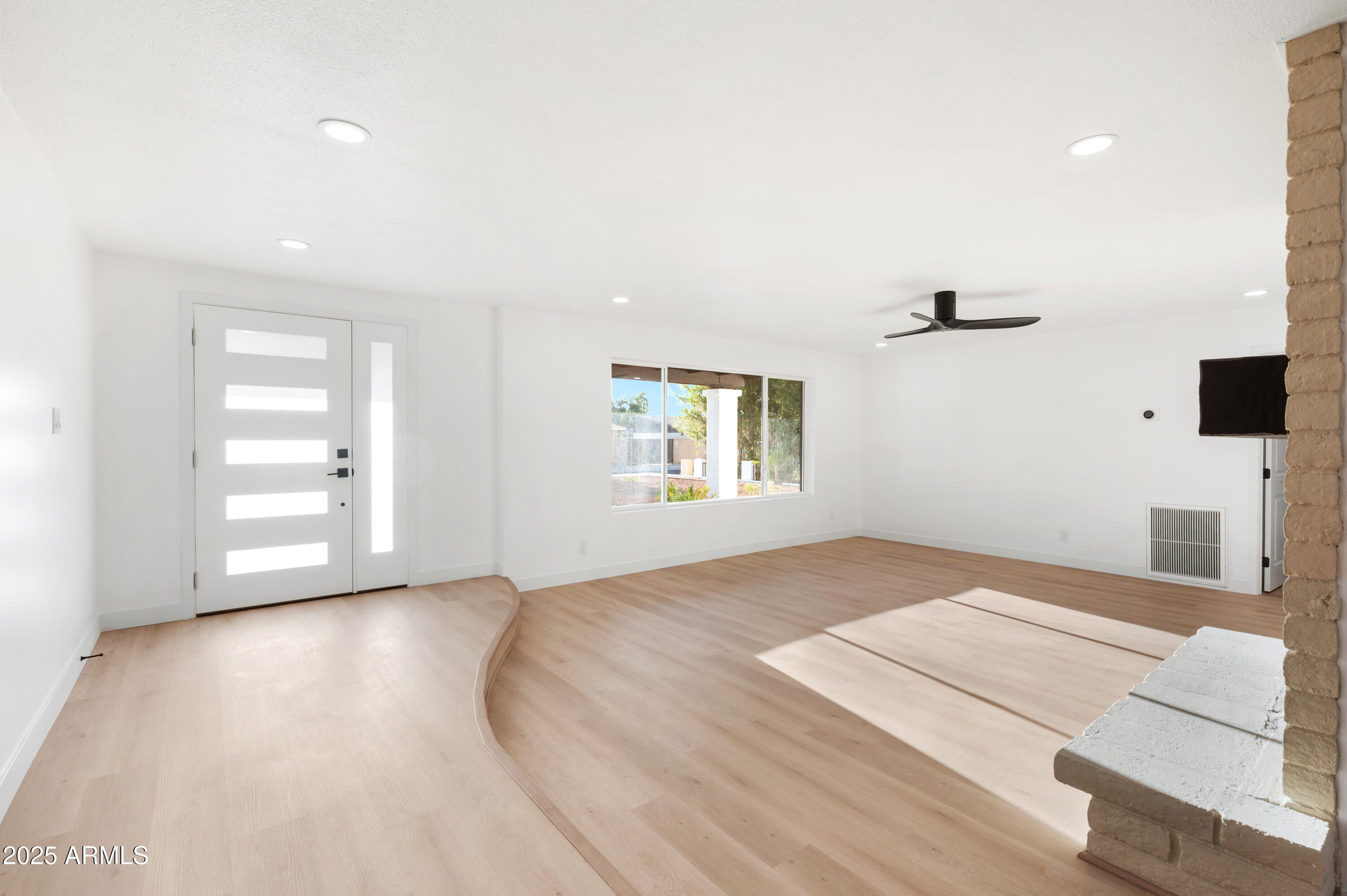 14243 N 6TH Place