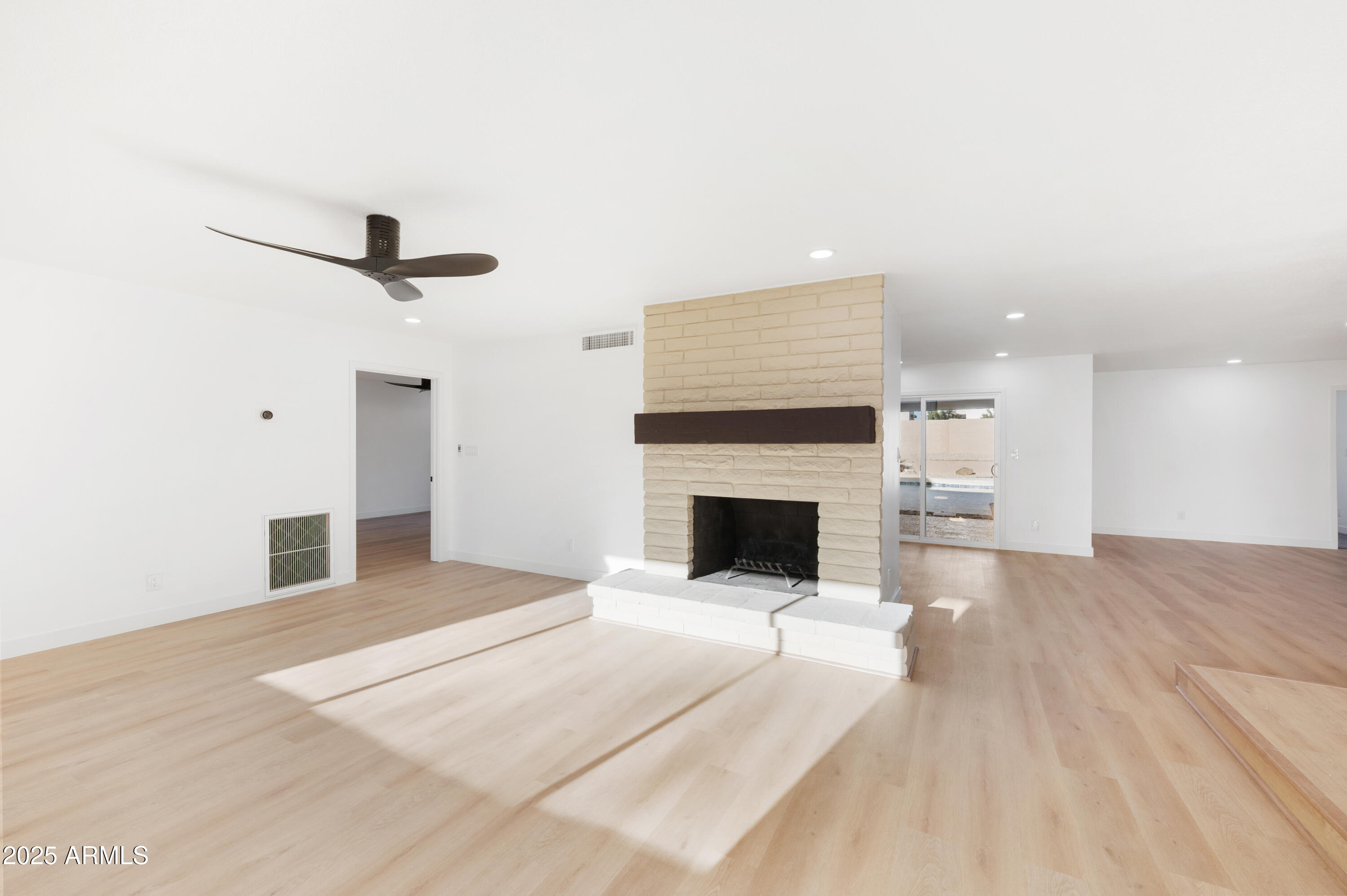 14243 N 6TH Place