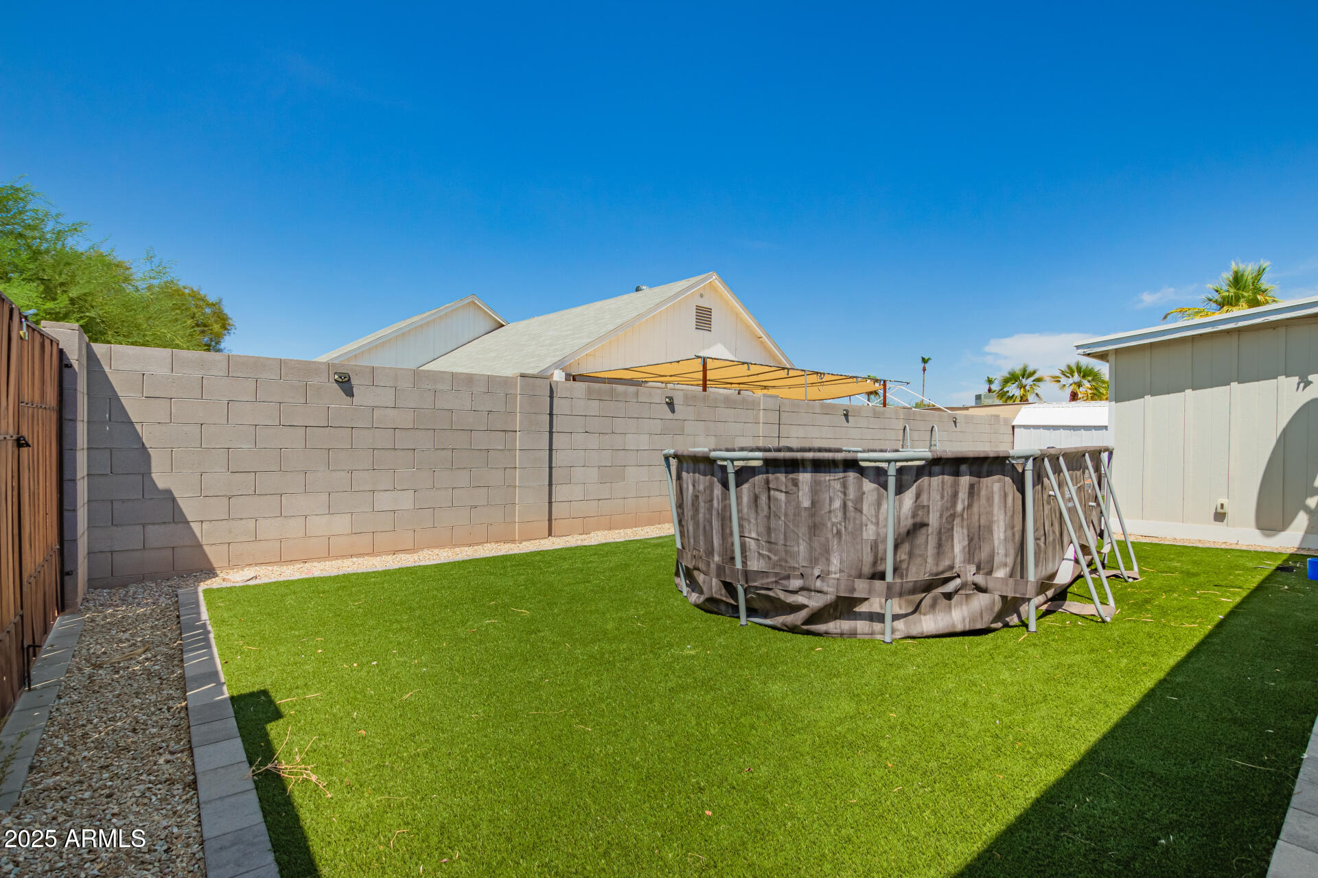 4502 E HIDALGO Avenue