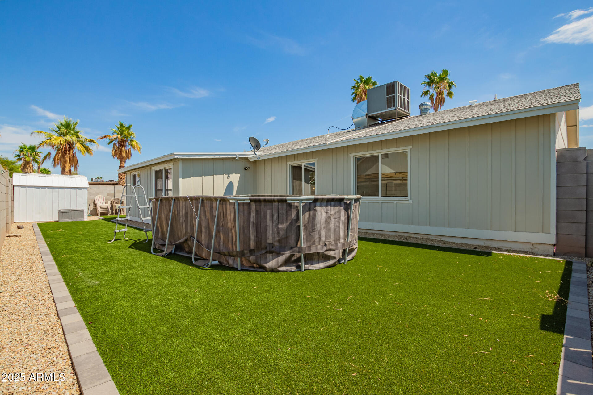4502 E HIDALGO Avenue