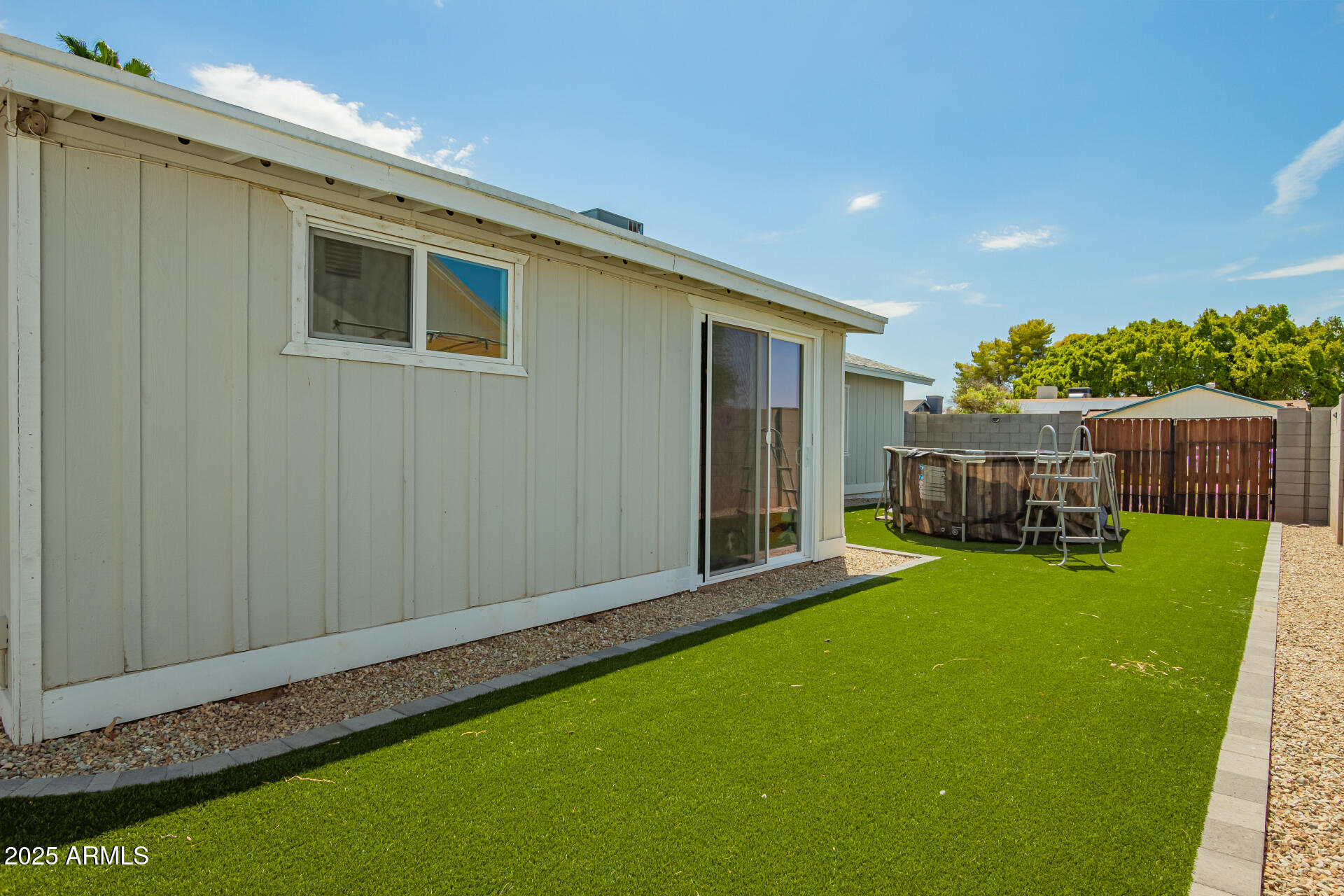 4502 E HIDALGO Avenue