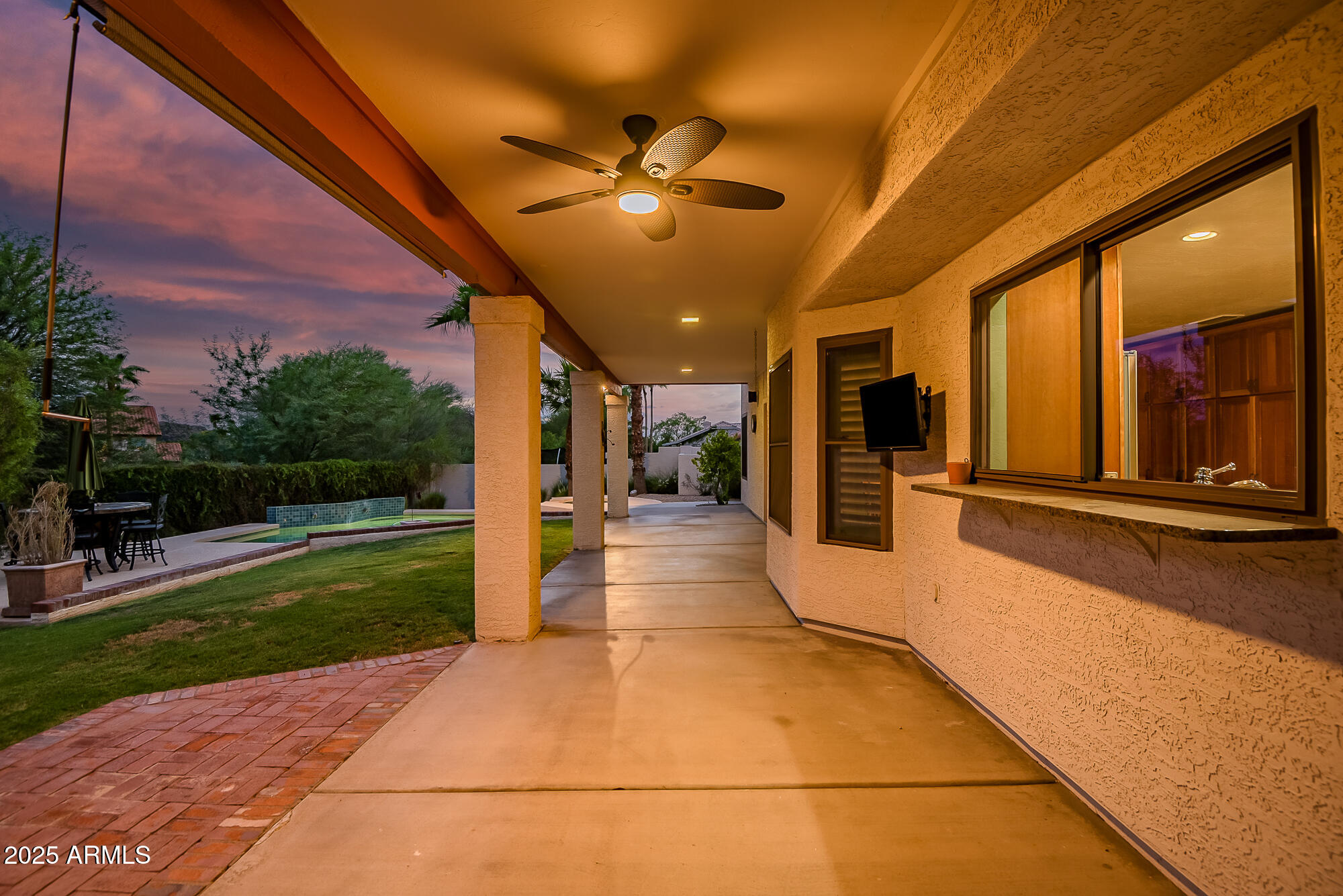 1023 E FOREST HILLS Drive