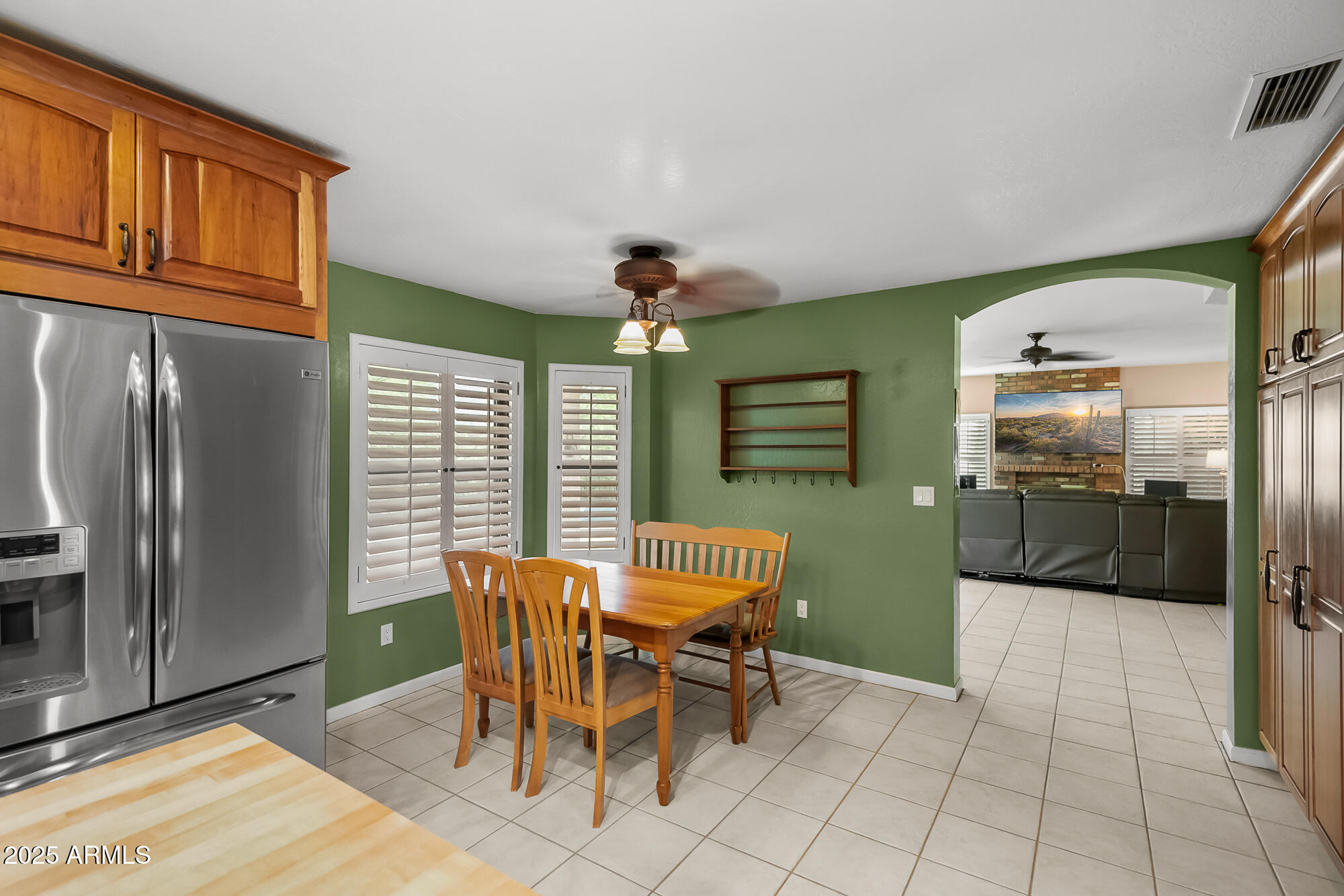 1023 E FOREST HILLS Drive